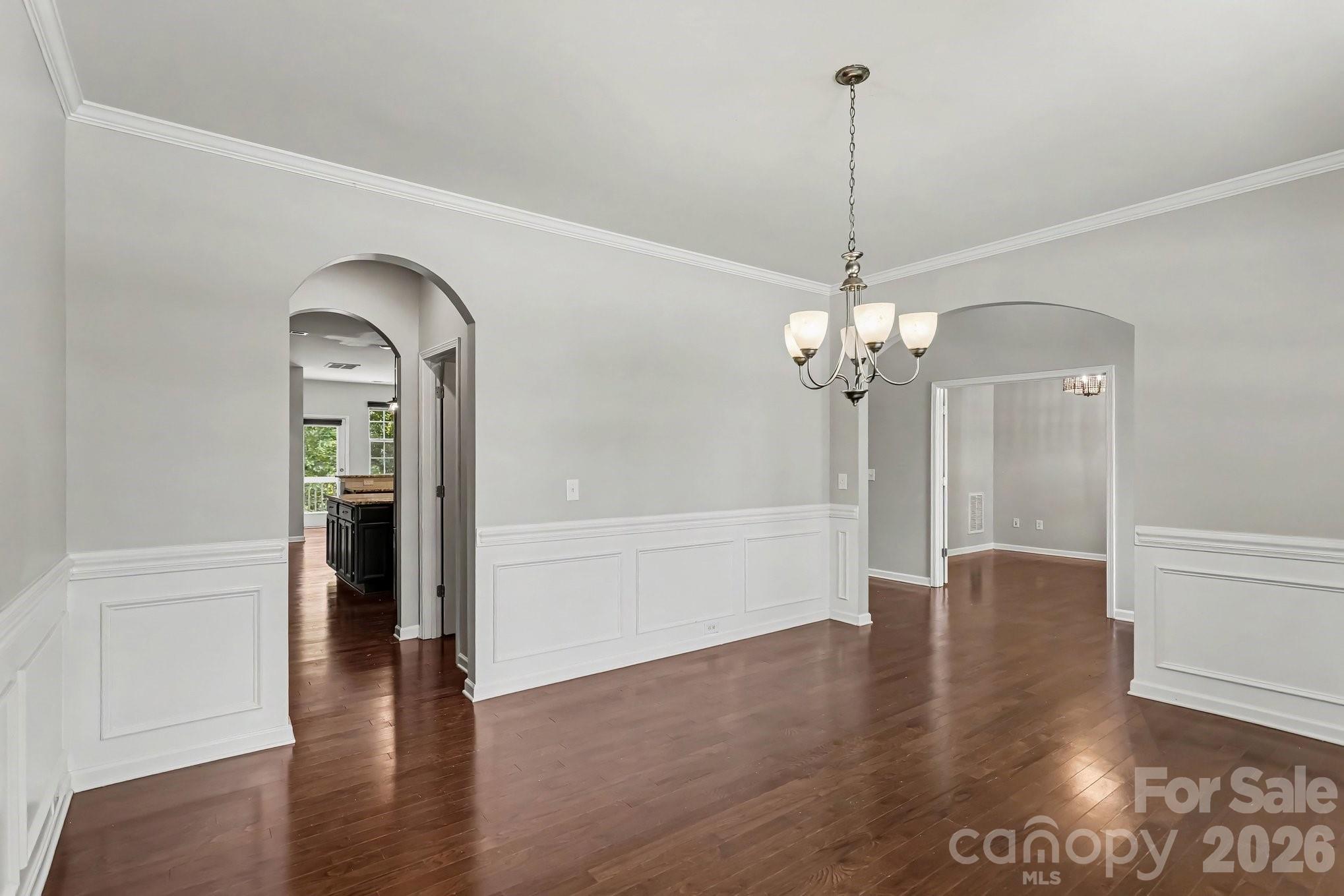 487 Moses Drive Property Photo 5