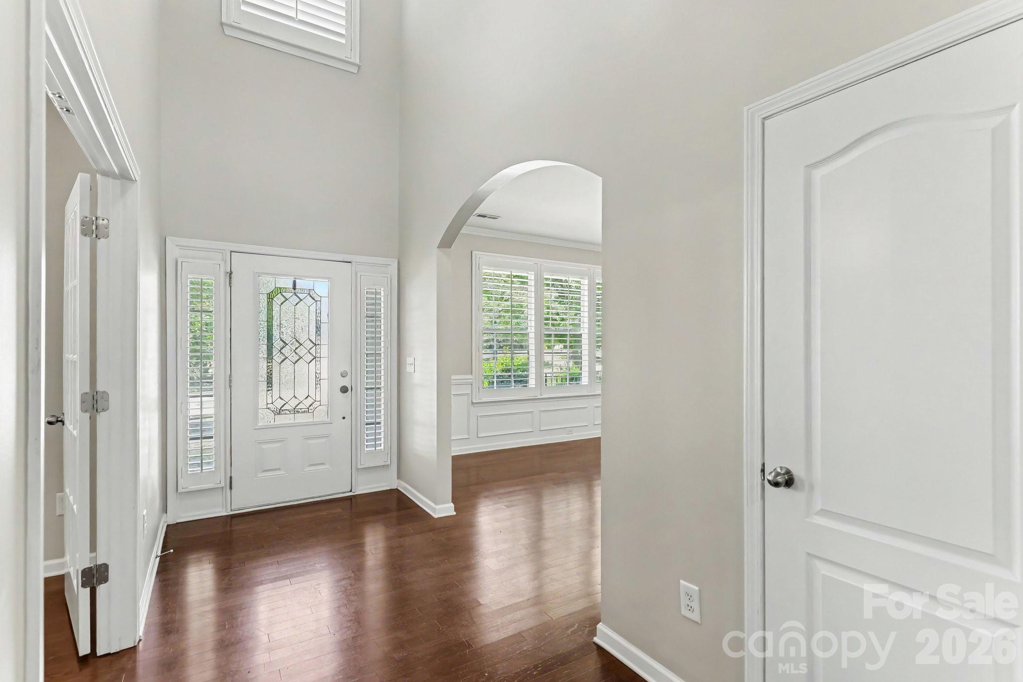 487 Moses Drive Property Photo 6