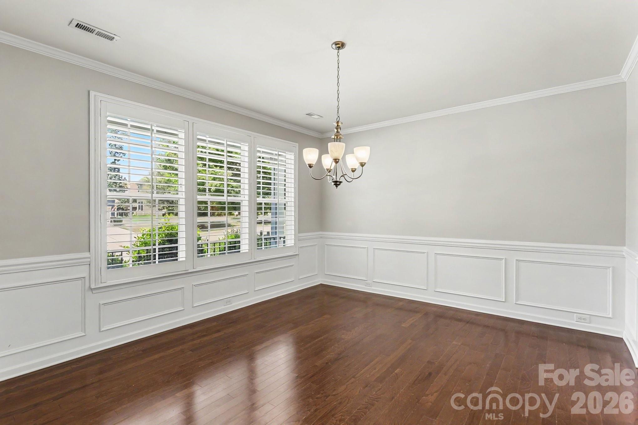 487 Moses Drive Property Photo 8