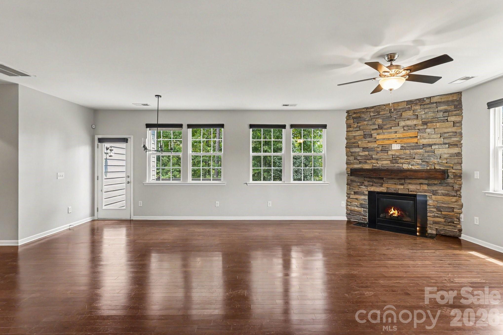 487 Moses Drive Property Photo 10