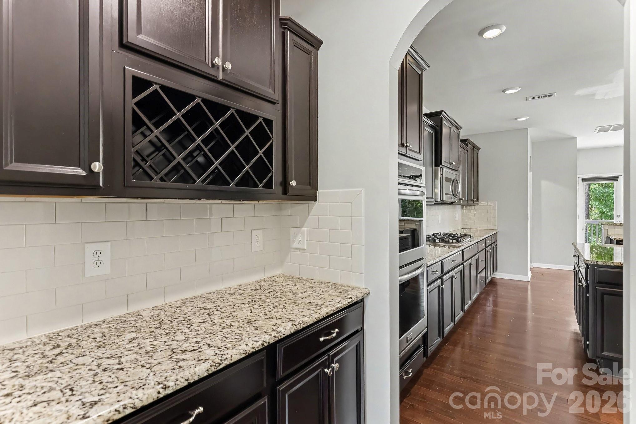 487 Moses Drive Property Photo 14