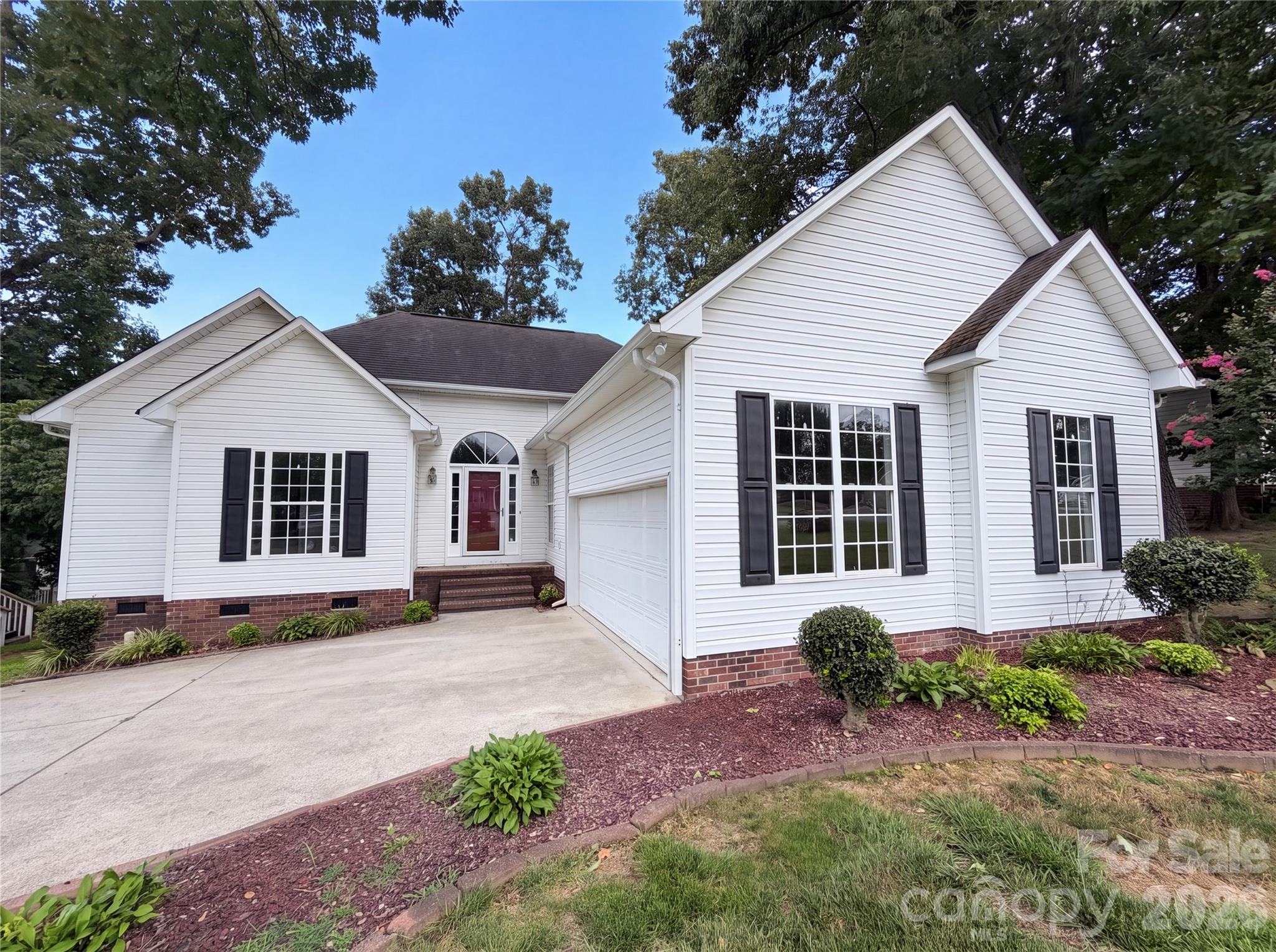 2160 Brantley Creek Drive Property Photo 2