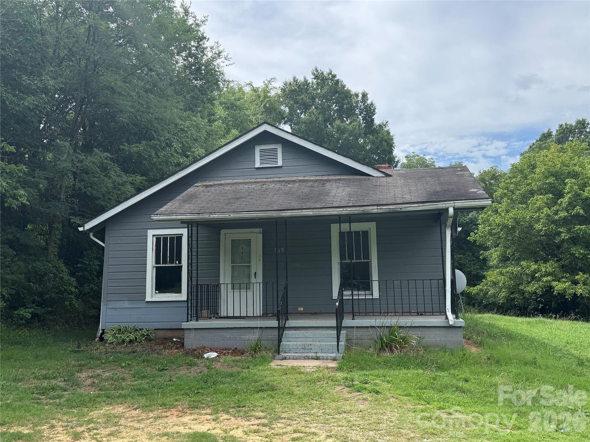 165 Stafford Drive Property Photo 3