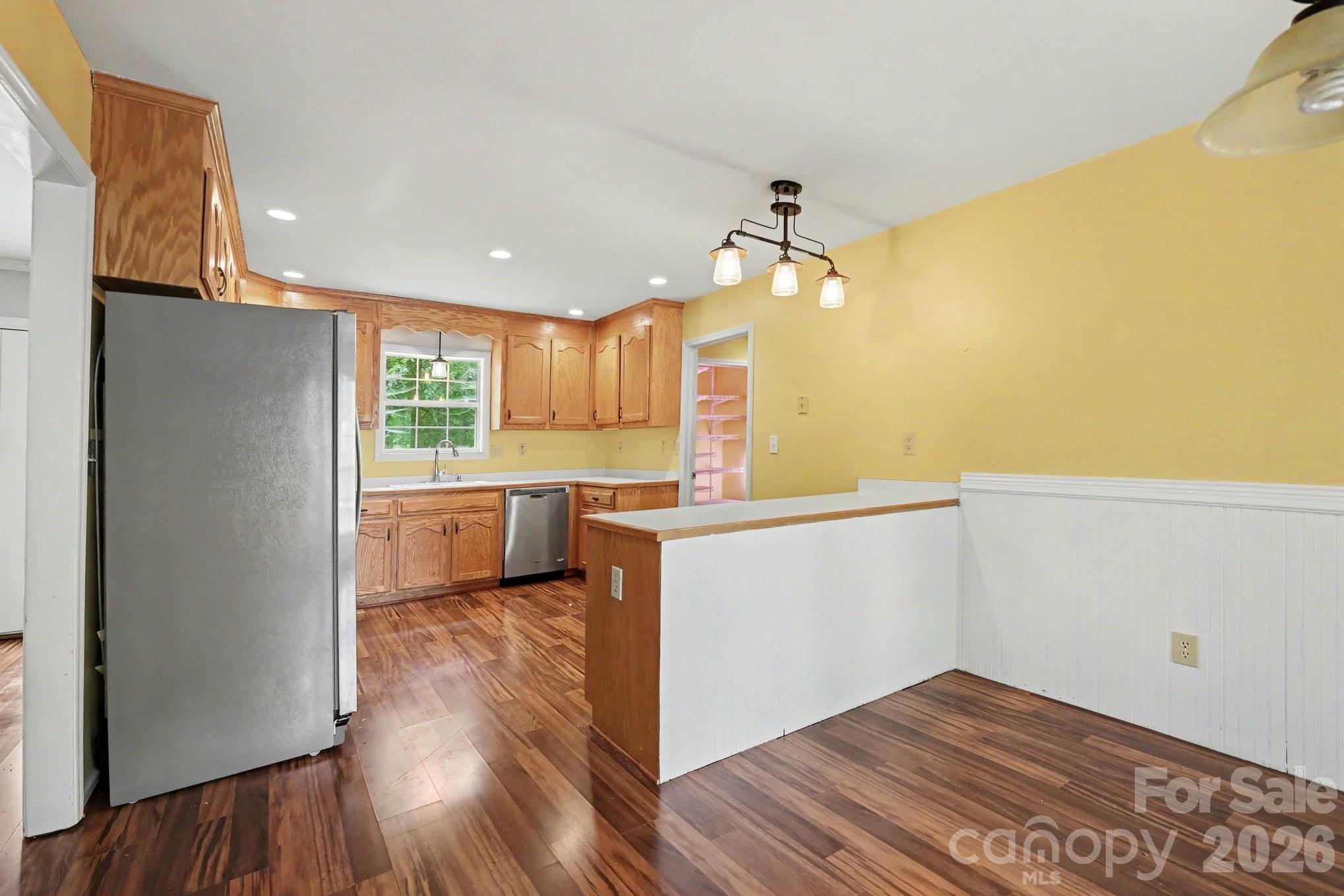 7944 Woodhill Cove Lane Property Photo 4