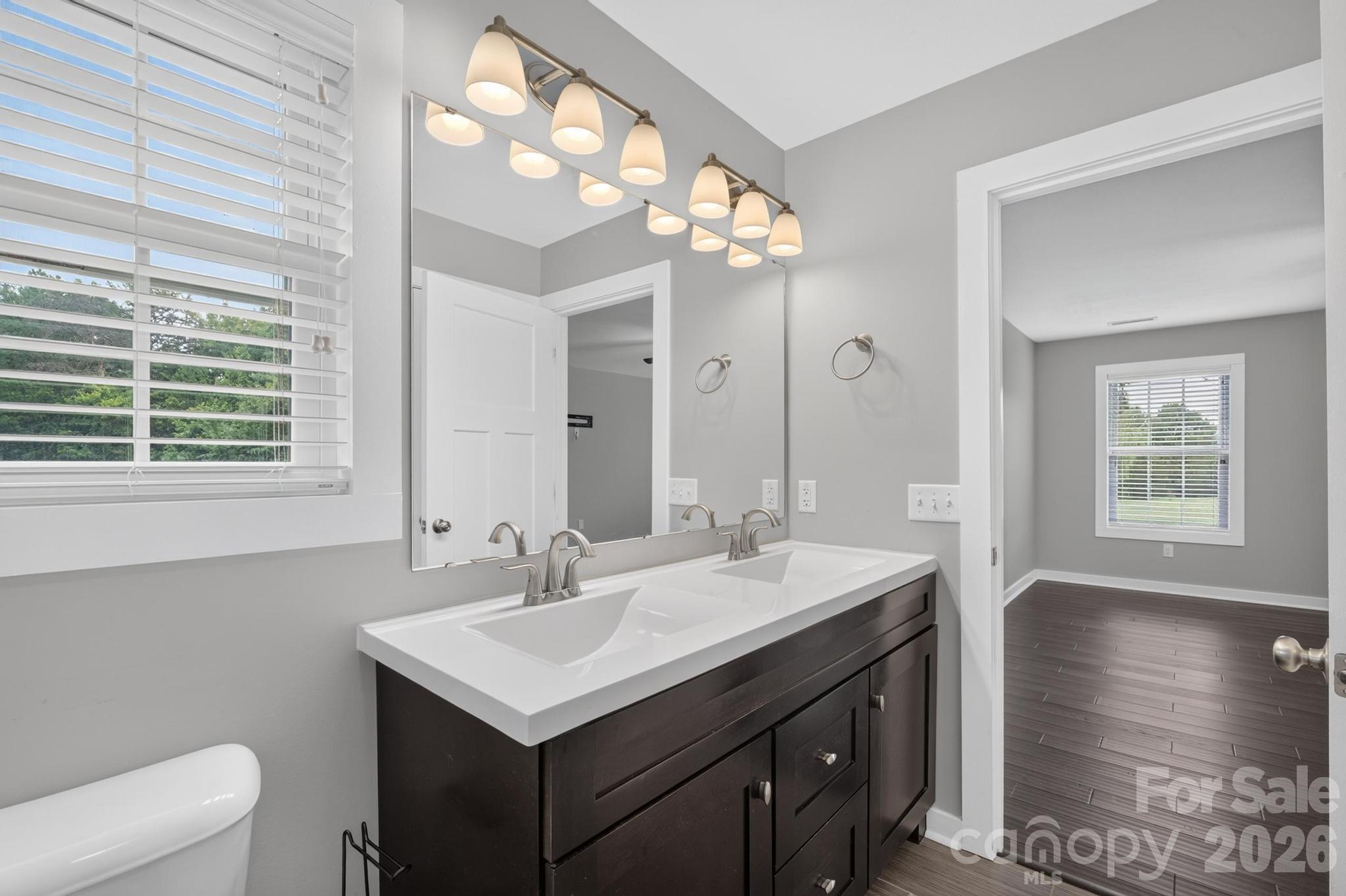 8 Waterford Court Property Photo 26
