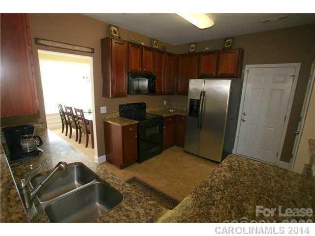 10132 Montrose Drive Property Photo 5