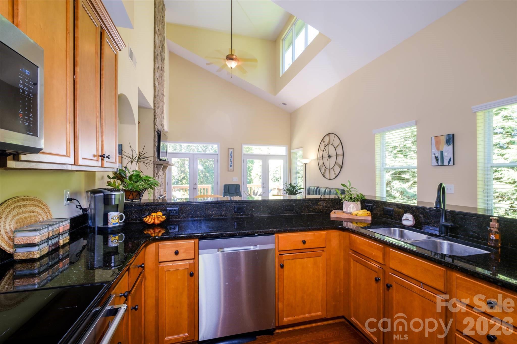 4004 La Crema Drive Property Photo 15