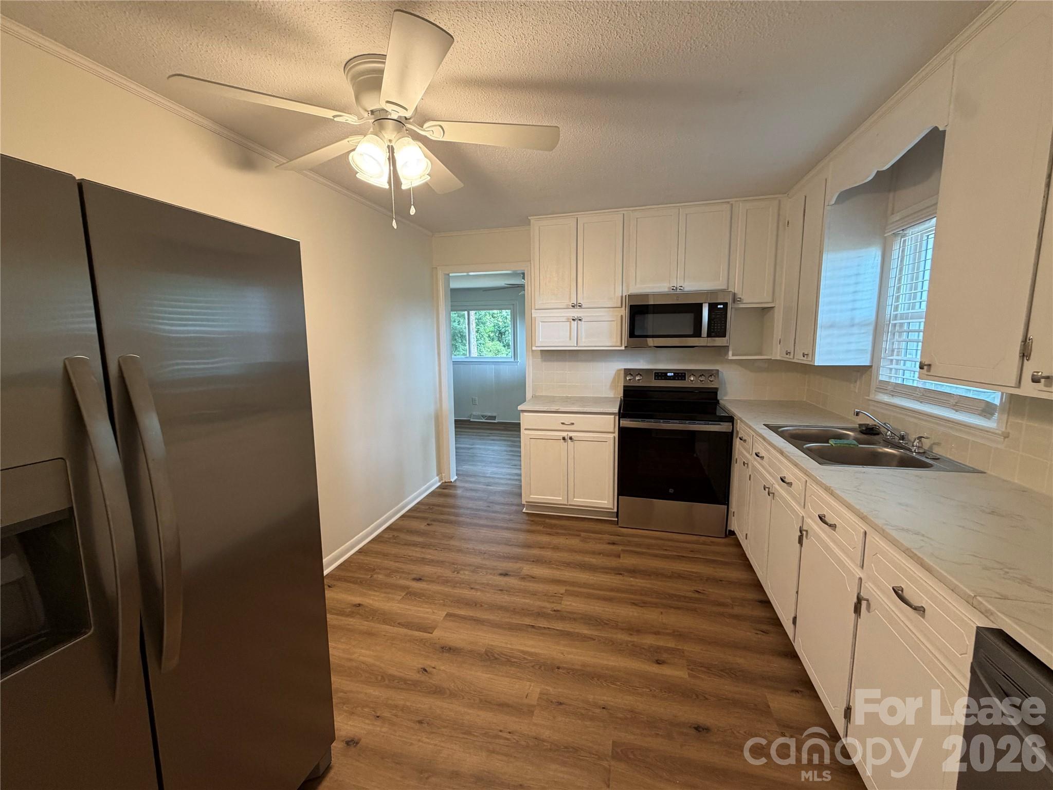 147 Crooked Lane Property Photo 7