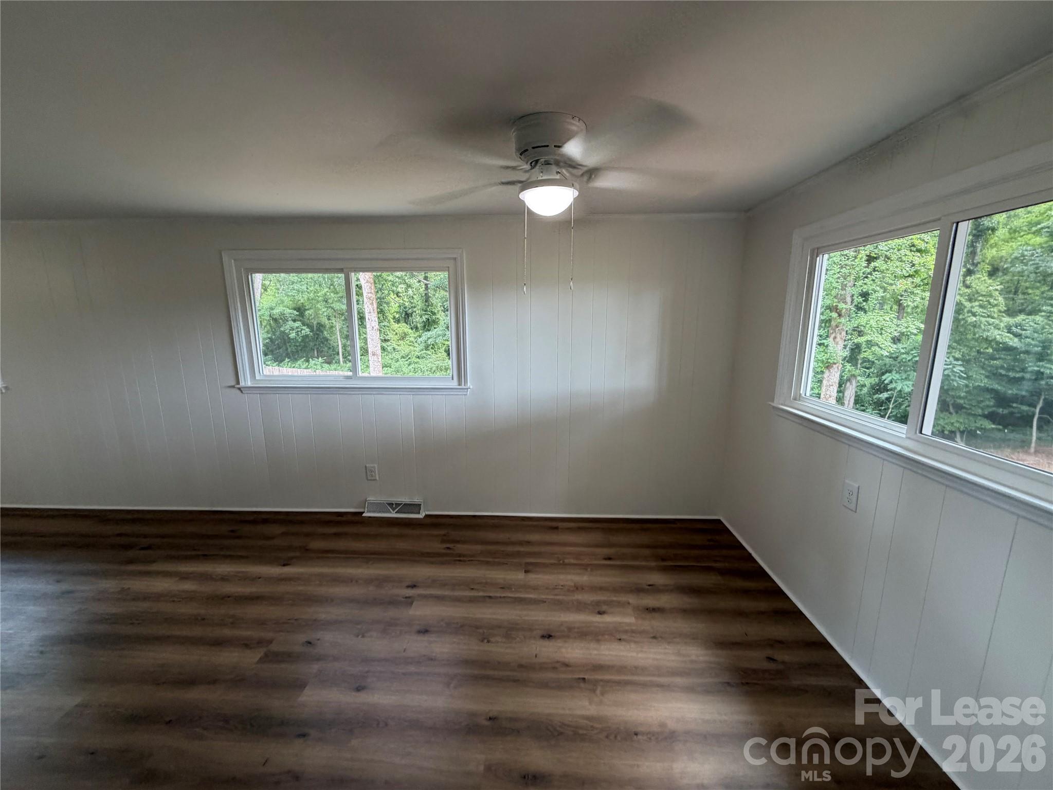 147 Crooked Lane Property Photo 9