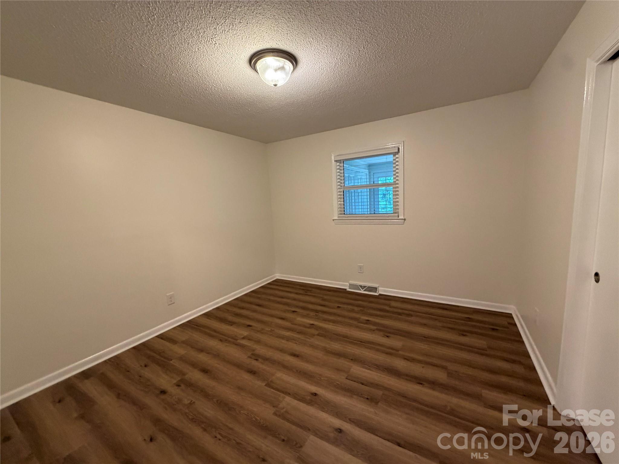 147 Crooked Lane Property Photo 12