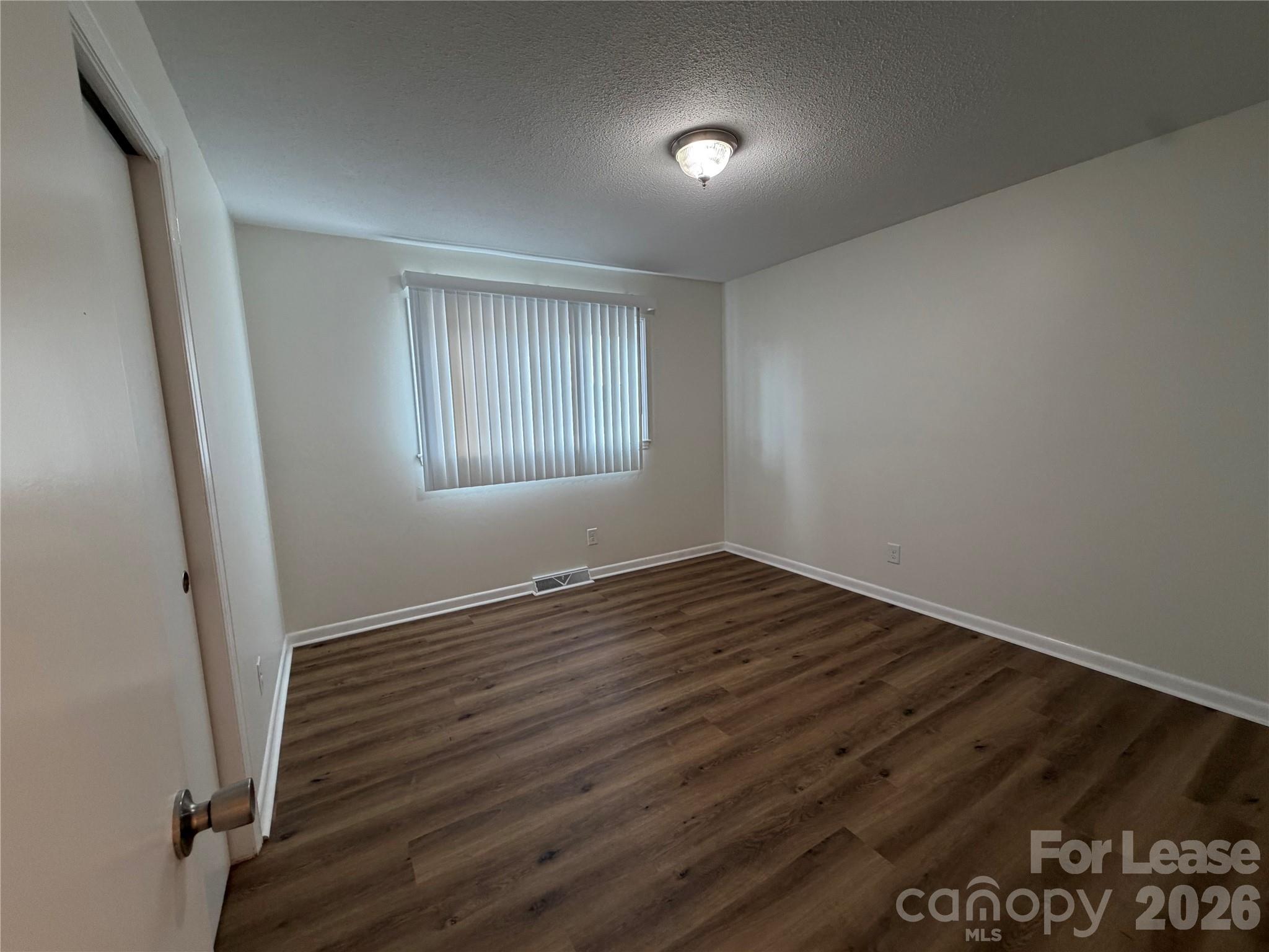 147 Crooked Lane Property Photo 14