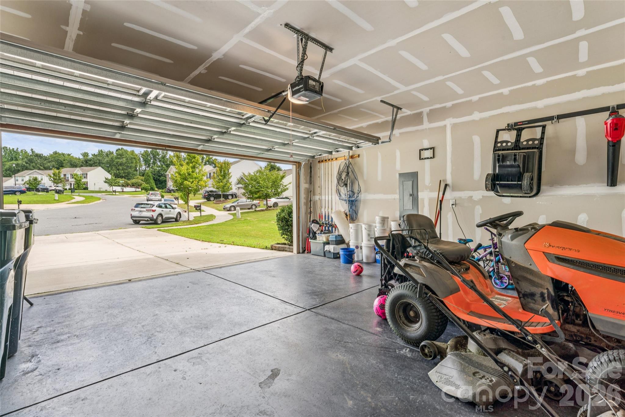 1076 Se Tangle Ridge Drive Property Photo 5