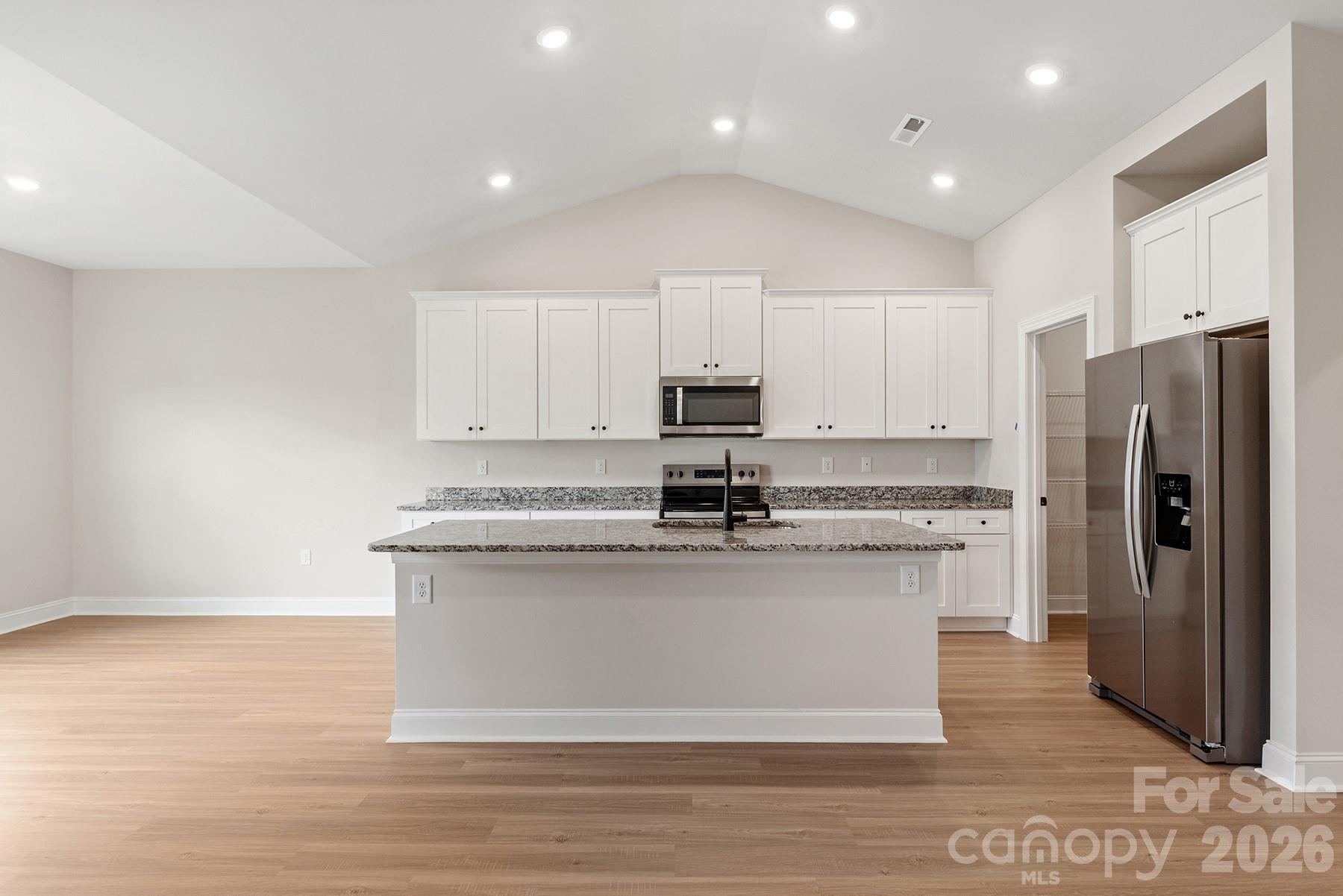 8122 Cravat Court Property Photo 6