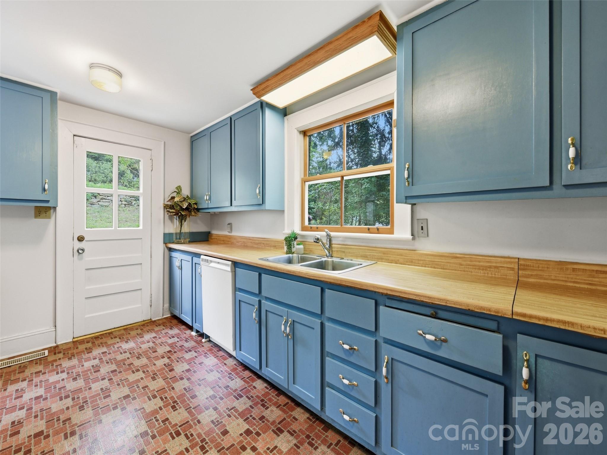279 Longview Drive Property Photo 15