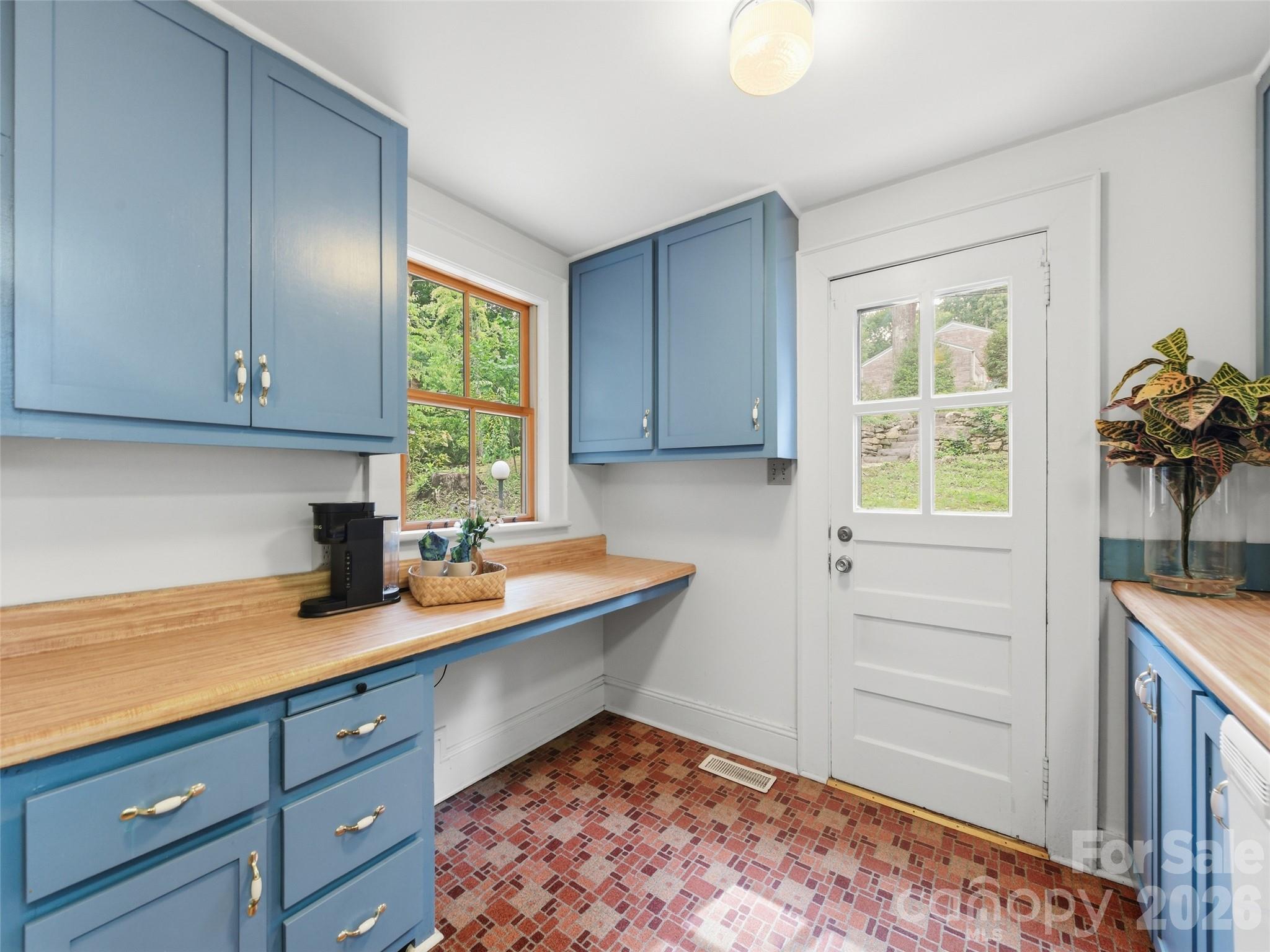 279 Longview Drive Property Photo 16