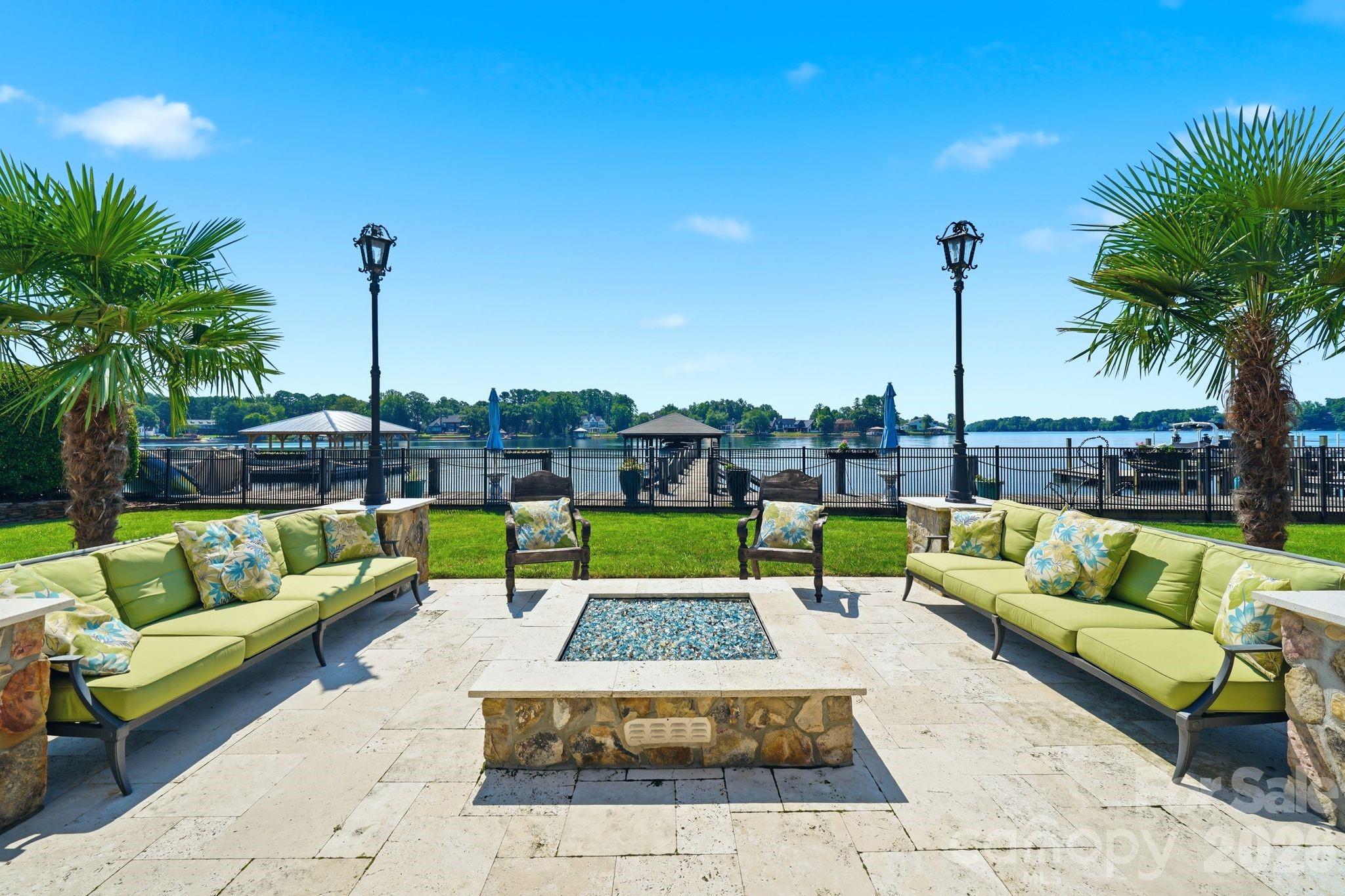 18332 Harbor Light Boulevard Property Photo 5