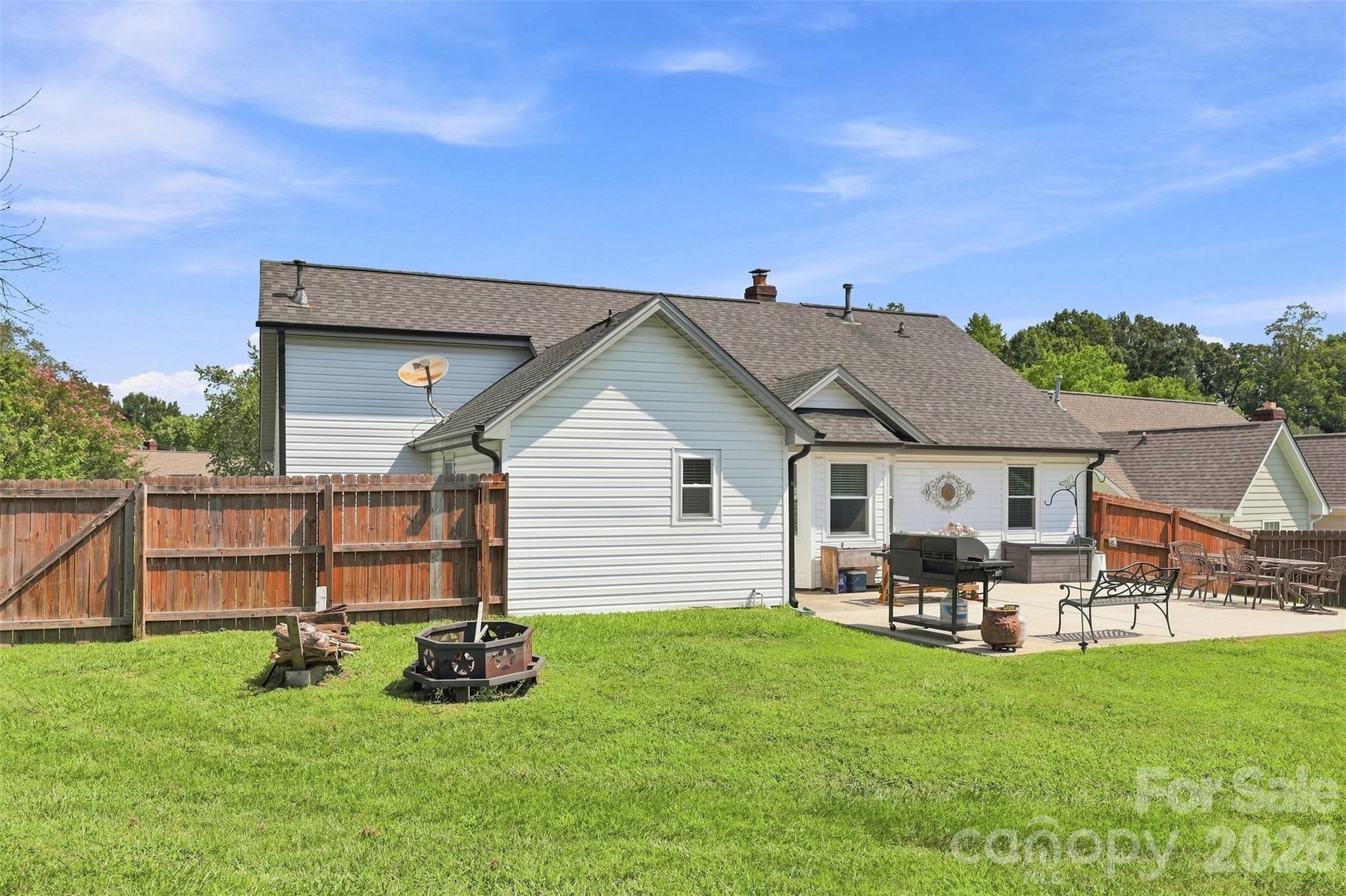 2604 Fence Post Lane Property Photo 18