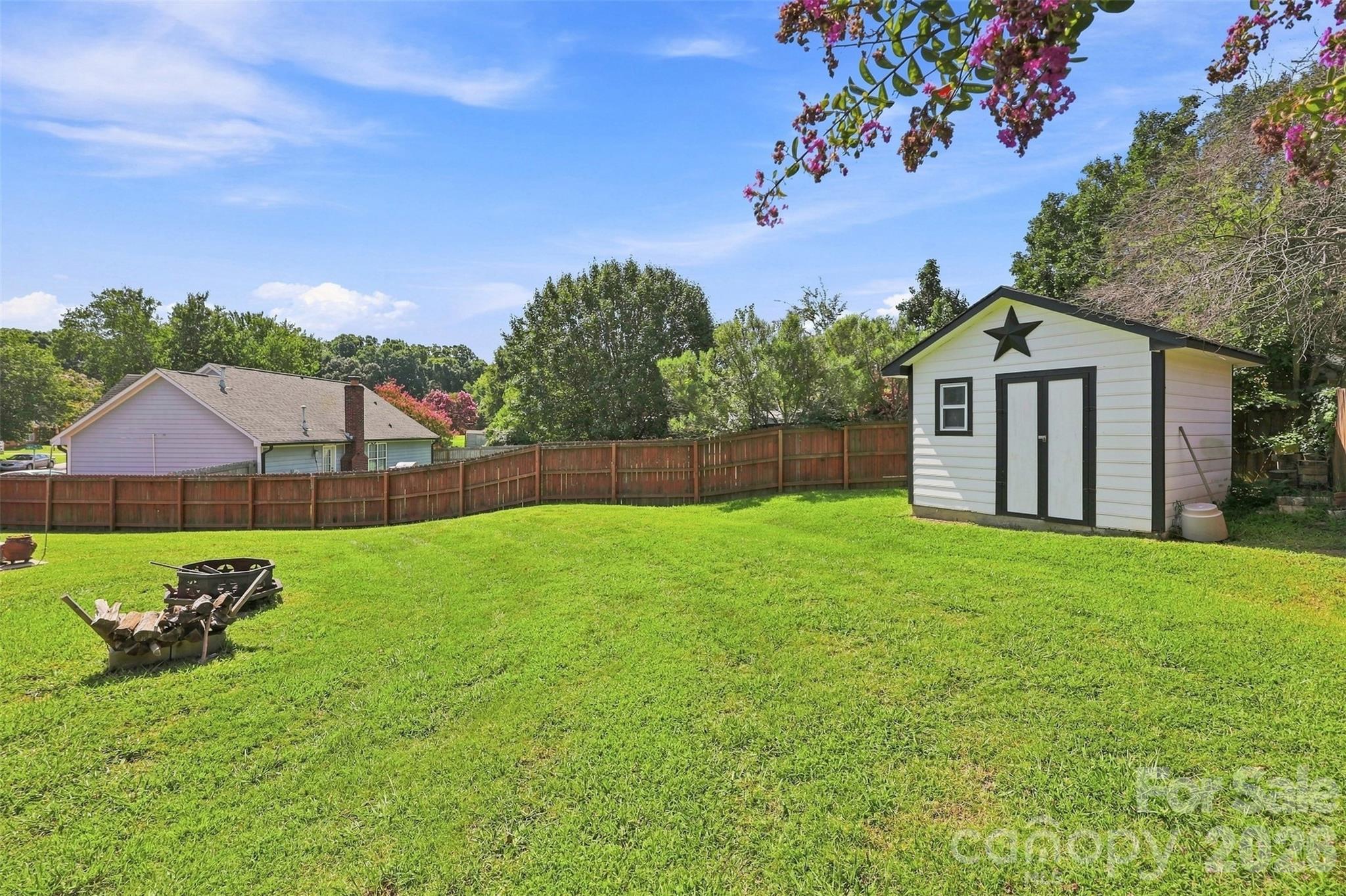 2604 Fence Post Lane Property Photo 23