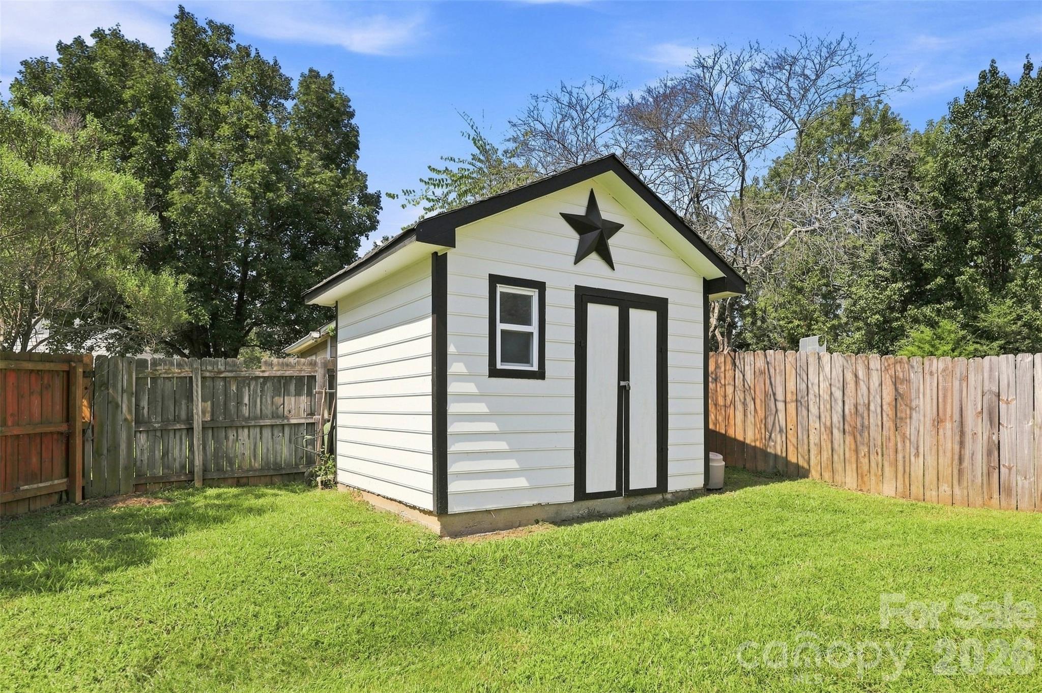 2604 Fence Post Lane Property Photo 25