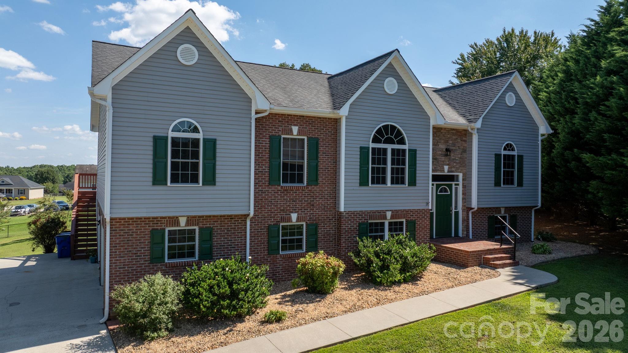 5395 Stonegate Farm Drive Property Photo 1