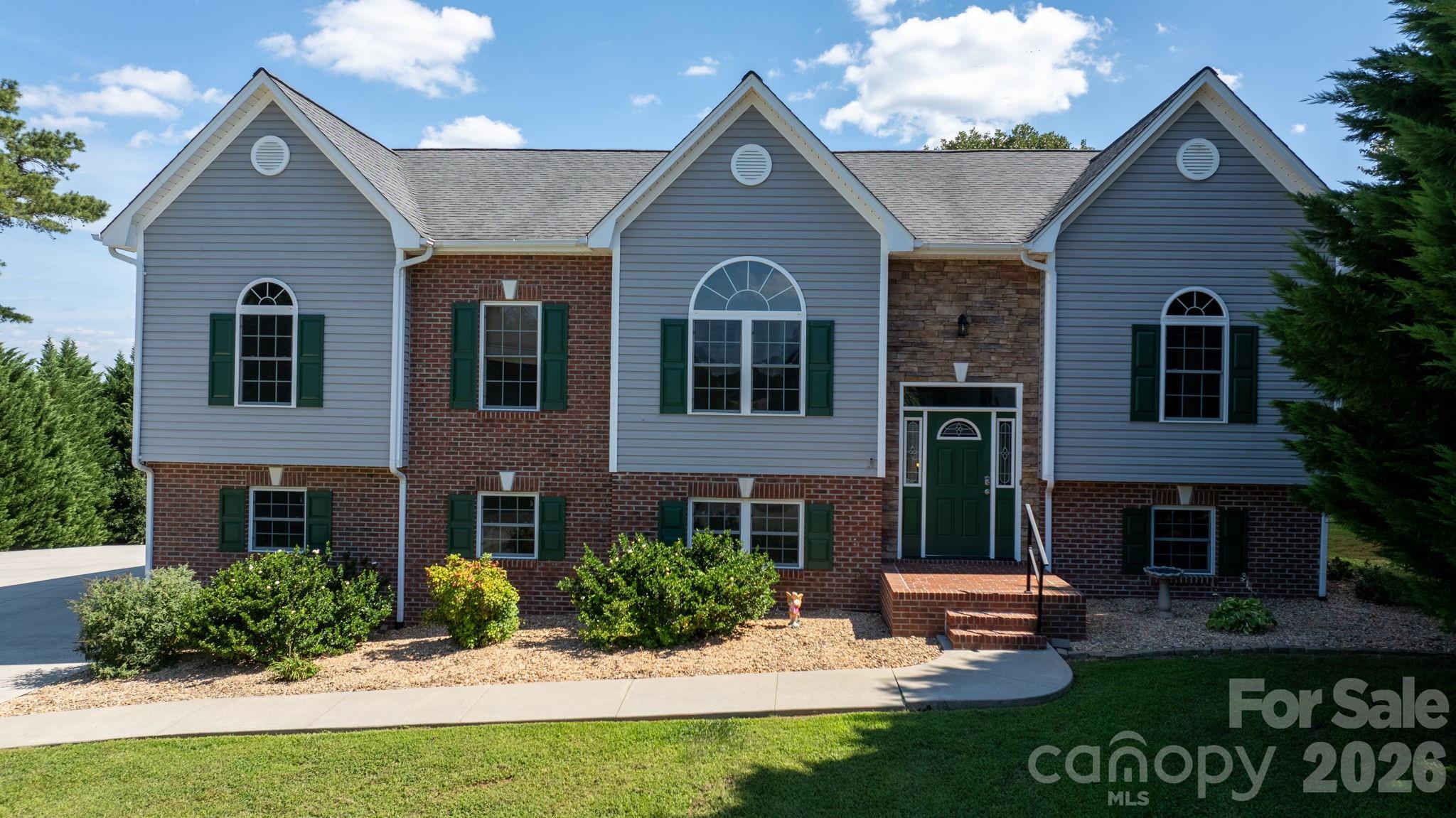 5395 Stonegate Farm Drive Property Photo 2