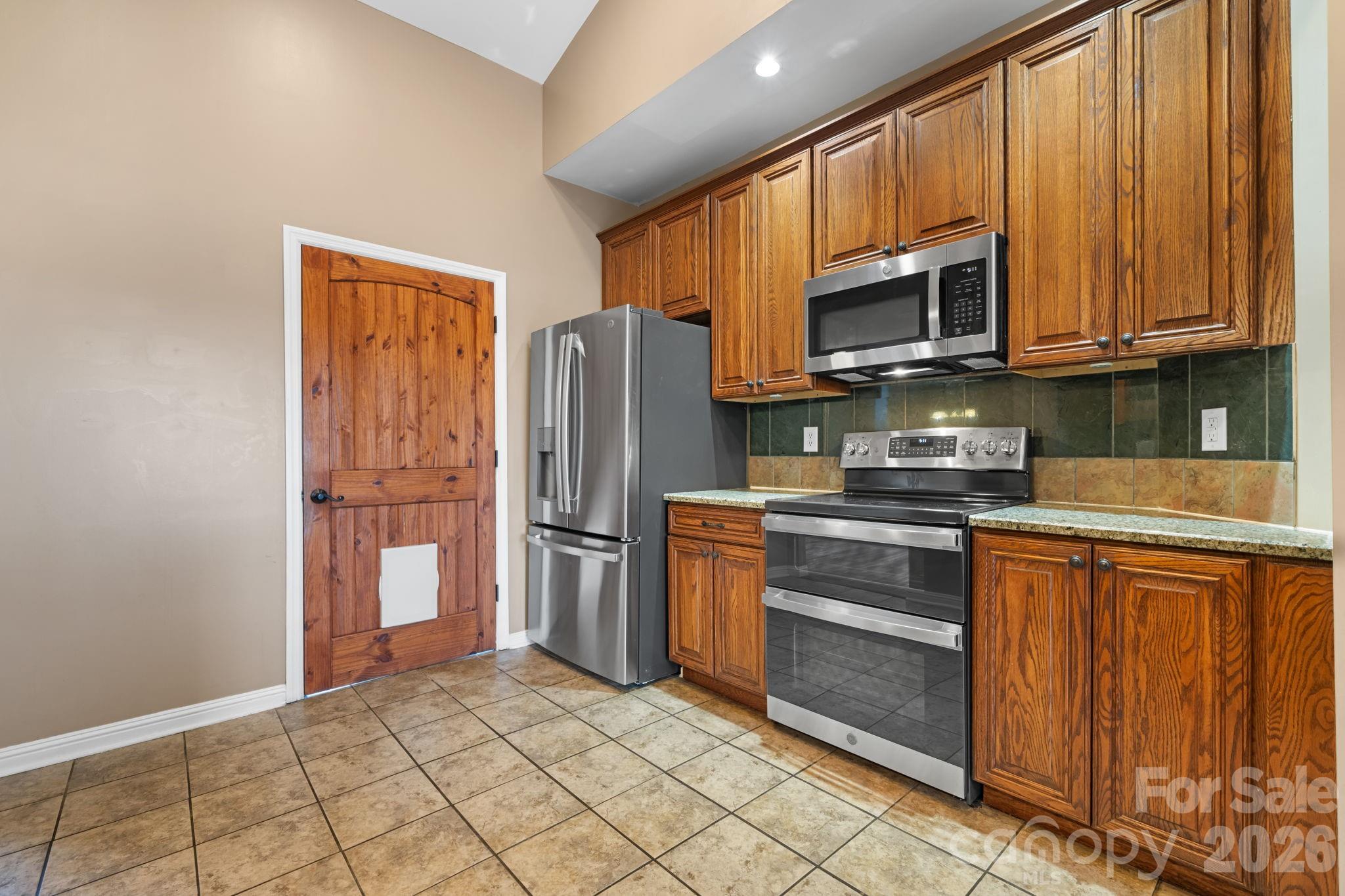 5395 Stonegate Farm Drive Property Photo 8