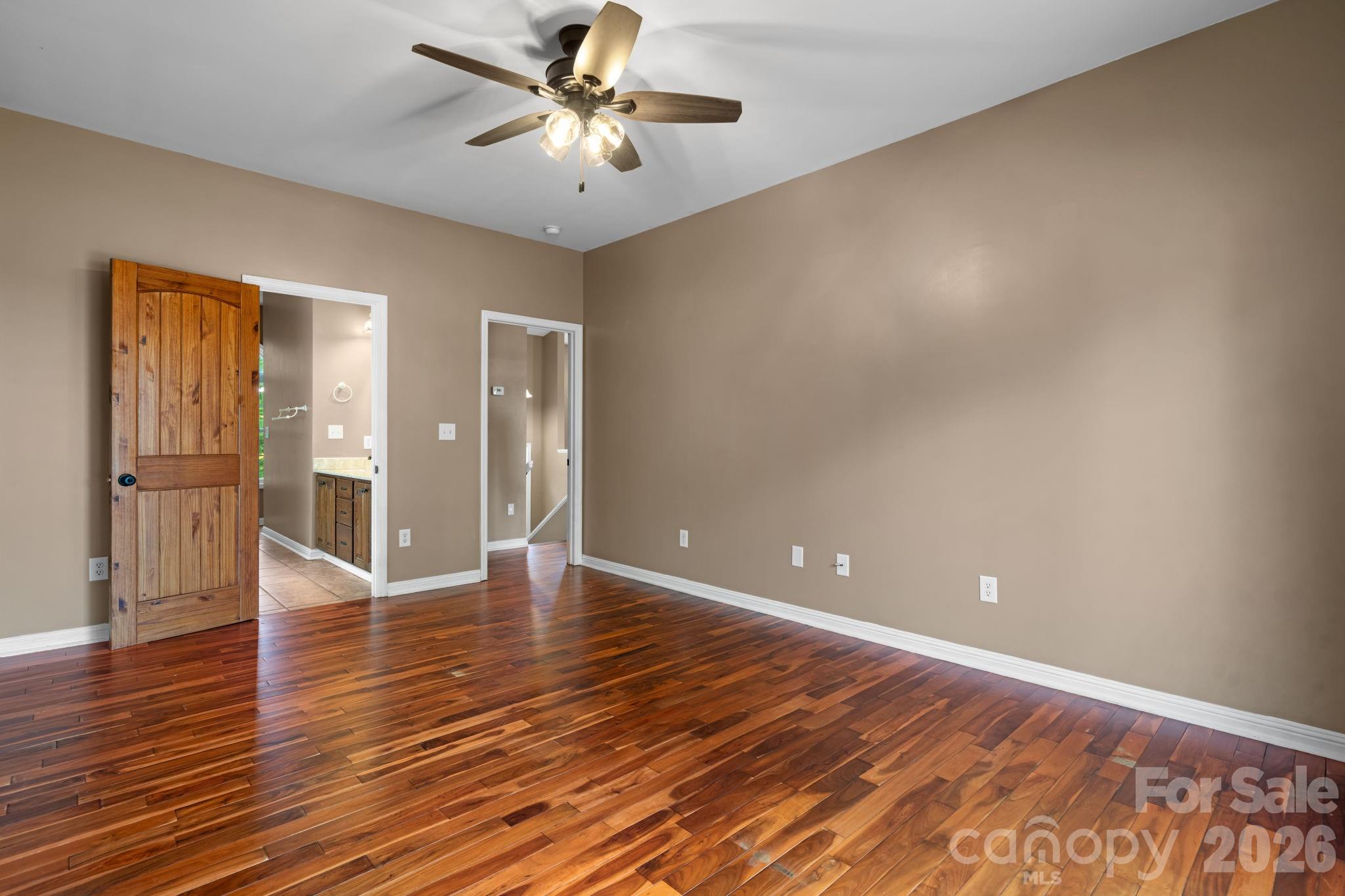 5395 Stonegate Farm Drive Property Photo 15