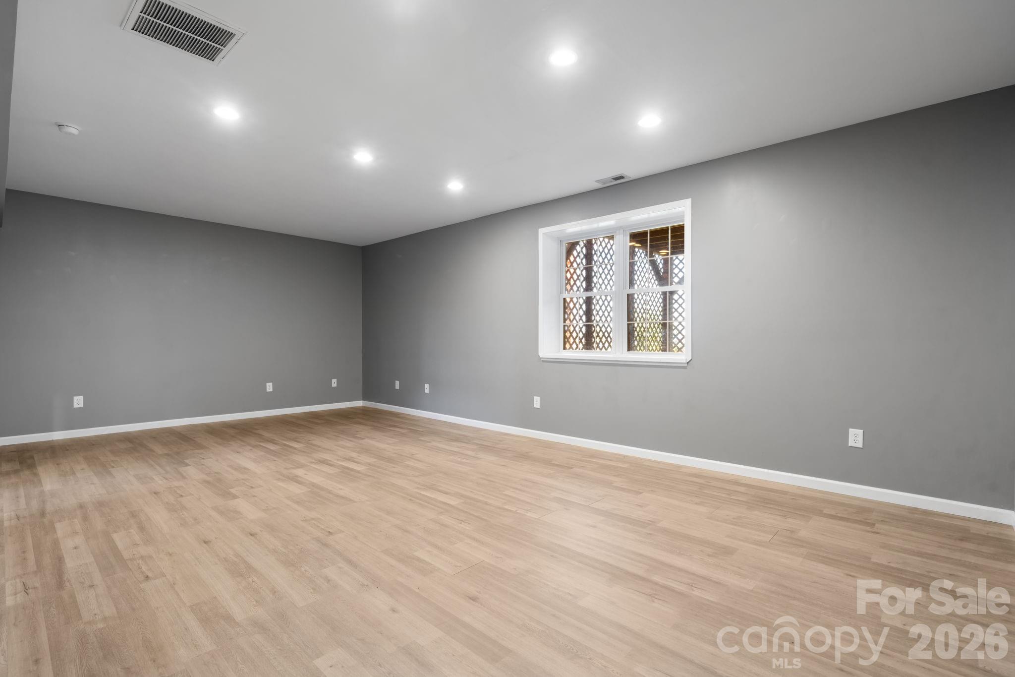 5395 Stonegate Farm Drive Property Photo 24