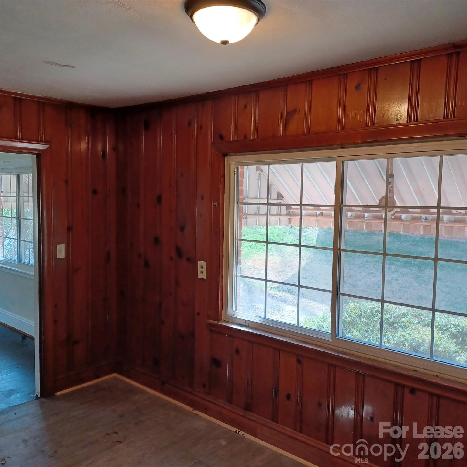 2504 Park Lane Property Photo 8