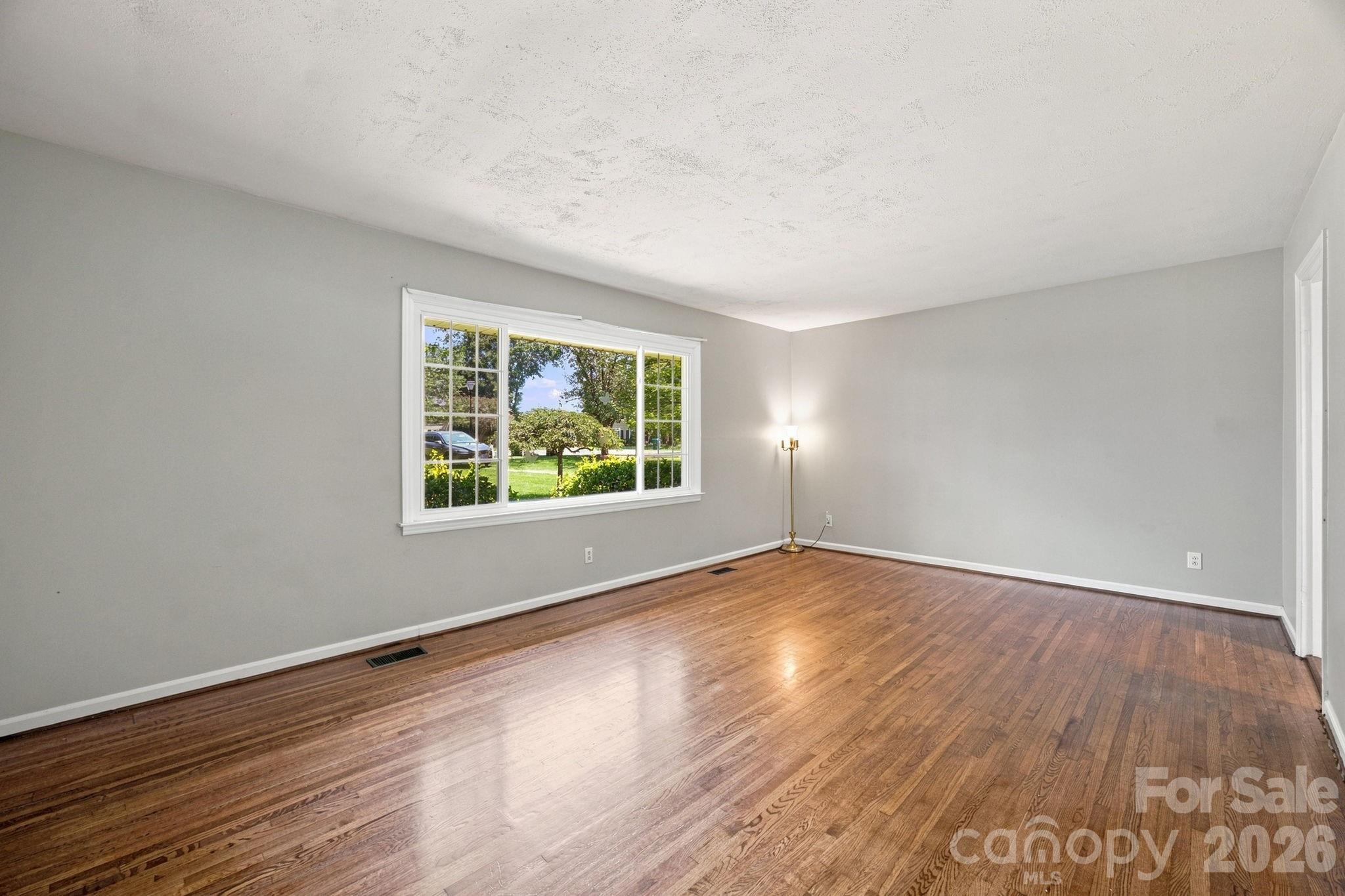 13128 Blacksmith Court Property Photo 6