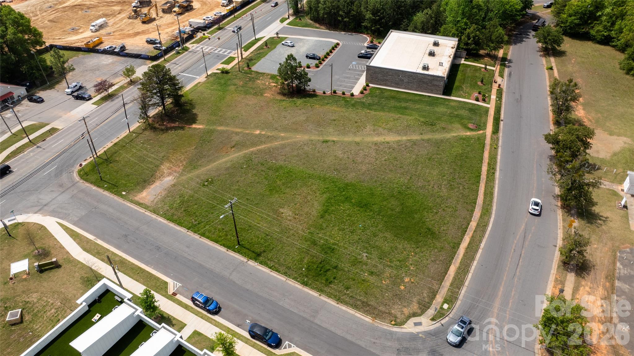 3102 W Boulevard Boulevard Property Photo 1