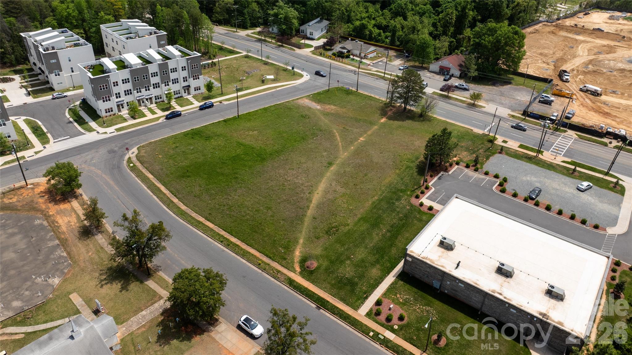 3102 W Boulevard Boulevard Property Photo 3