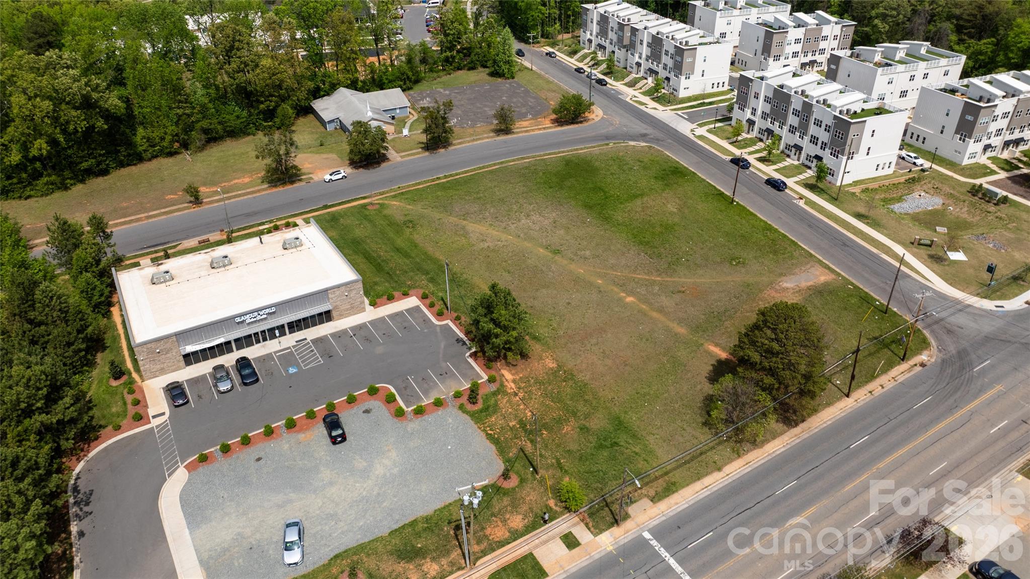 3102 W Boulevard Boulevard Property Photo 5