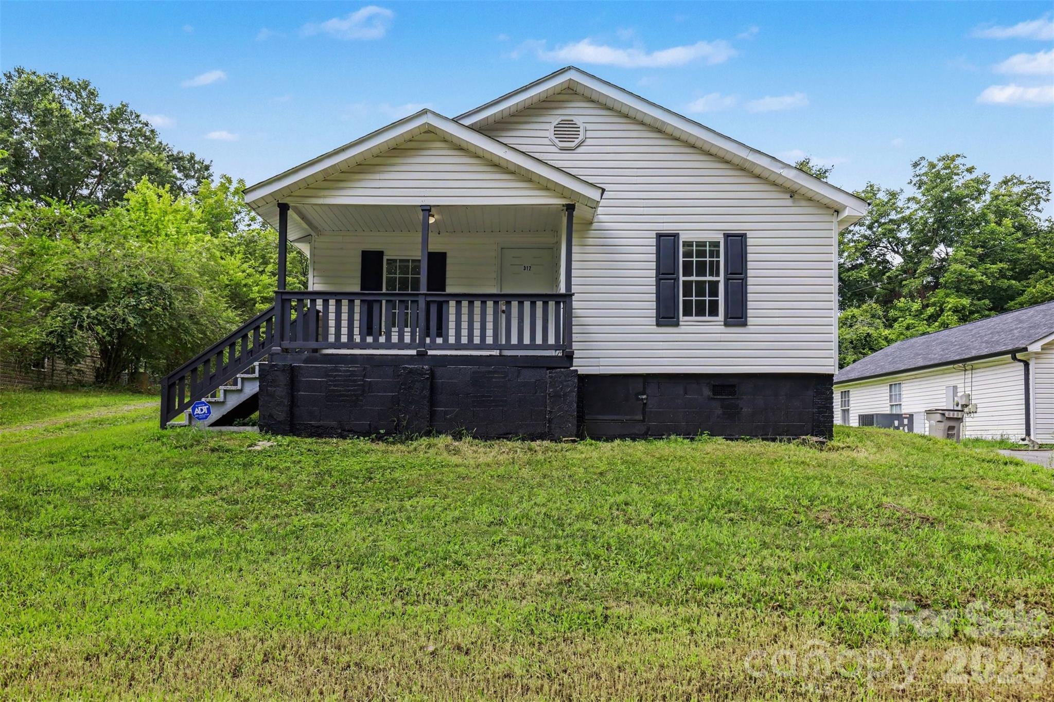 317 James Street Property Photo 1