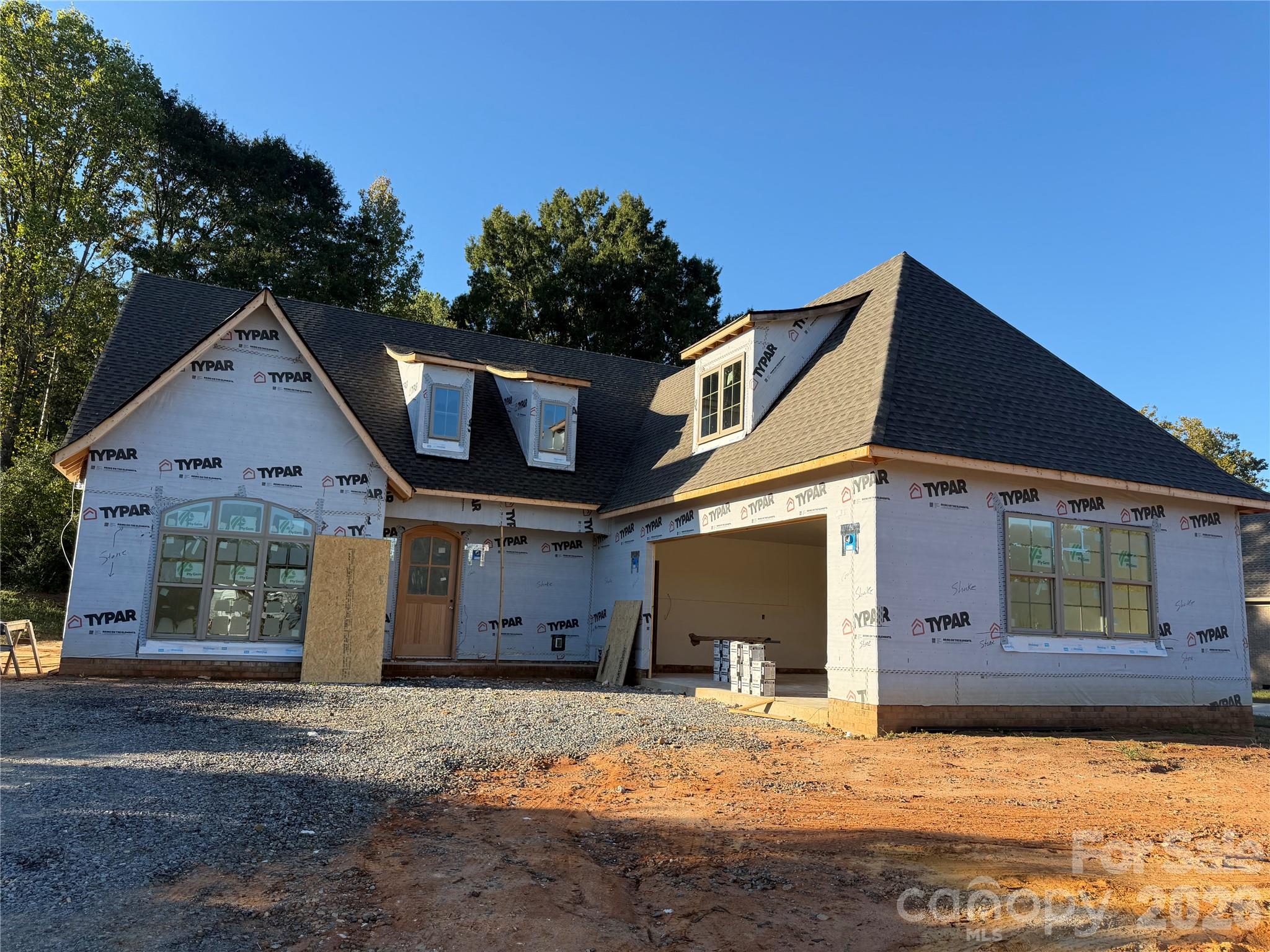 320 Downing Drive Property Photo 2