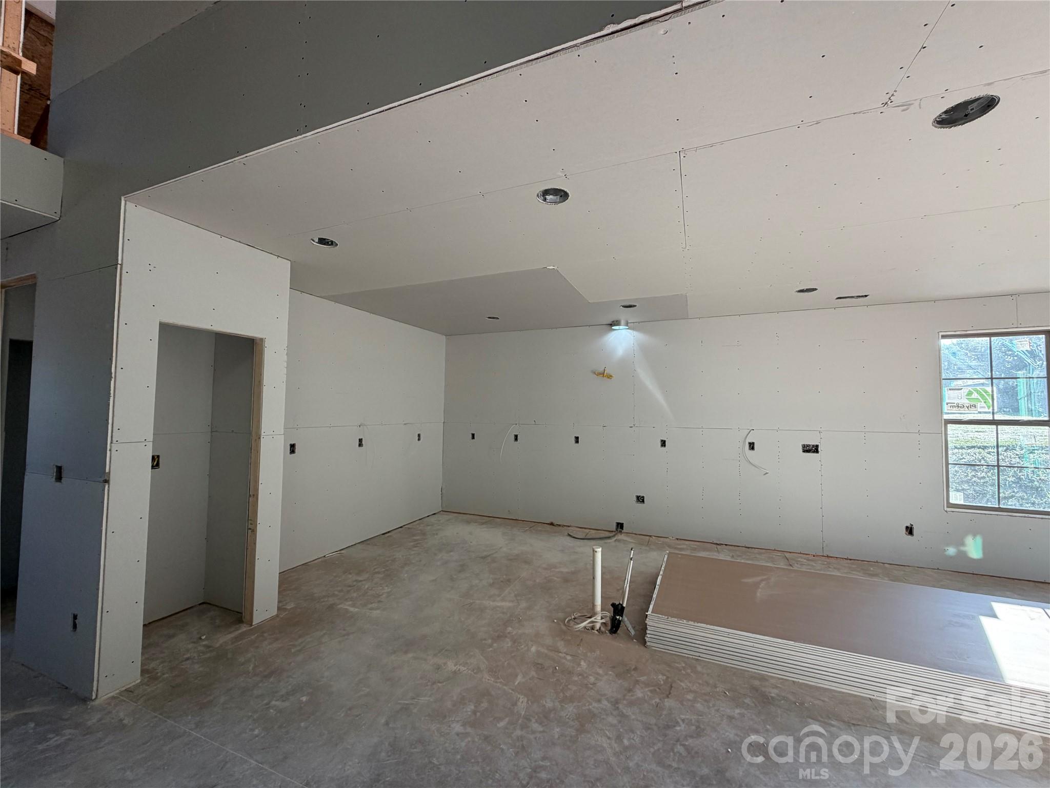 320 Downing Drive Property Photo 5