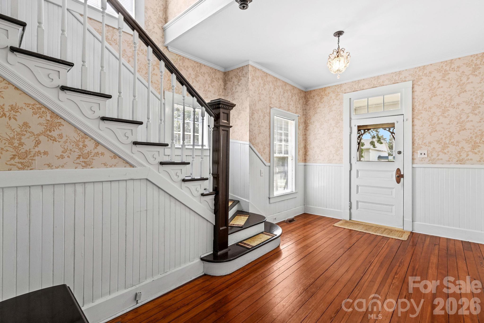 309 N Ellis Street Property Photo 9