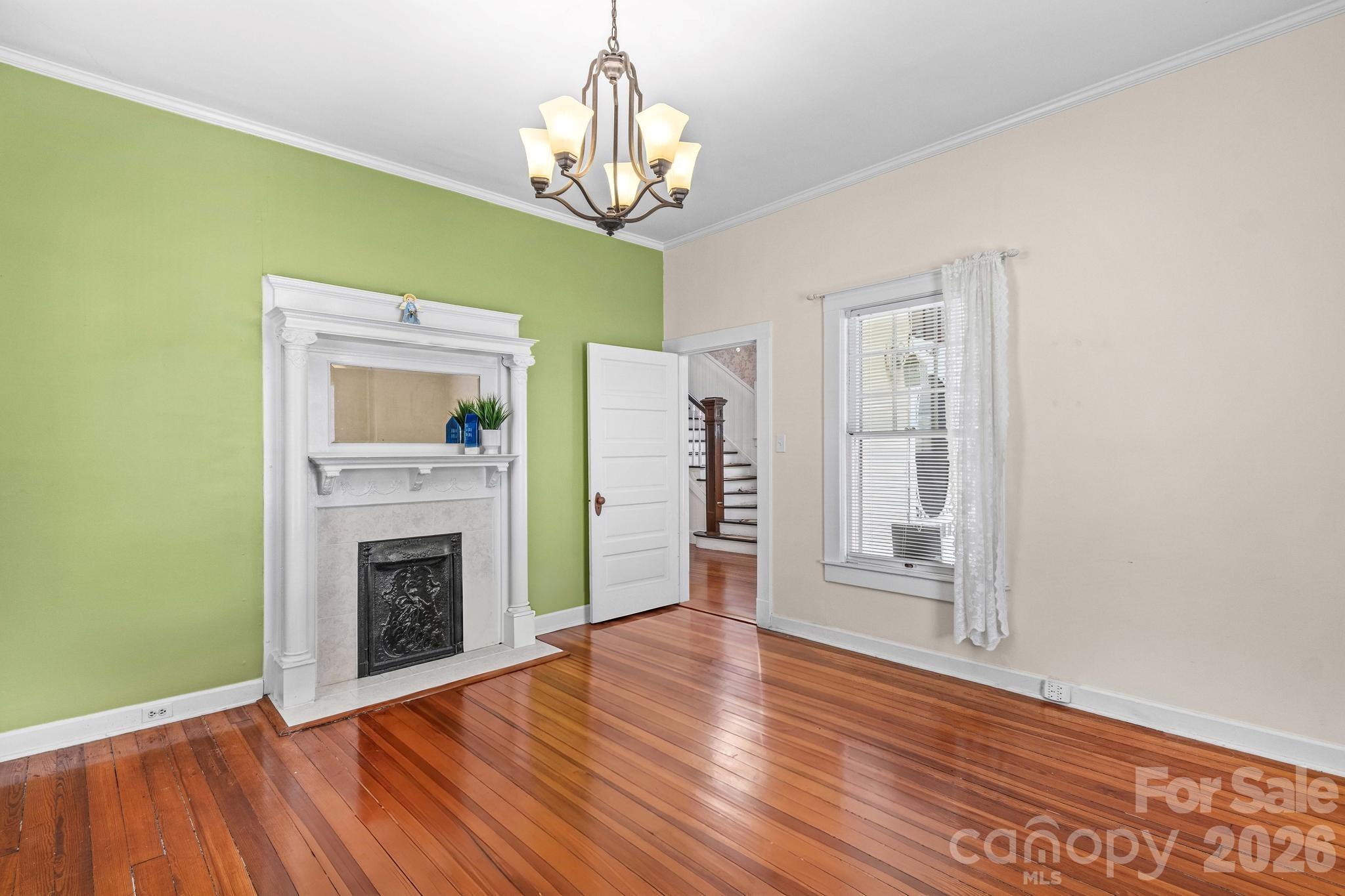 309 N Ellis Street Property Photo 10