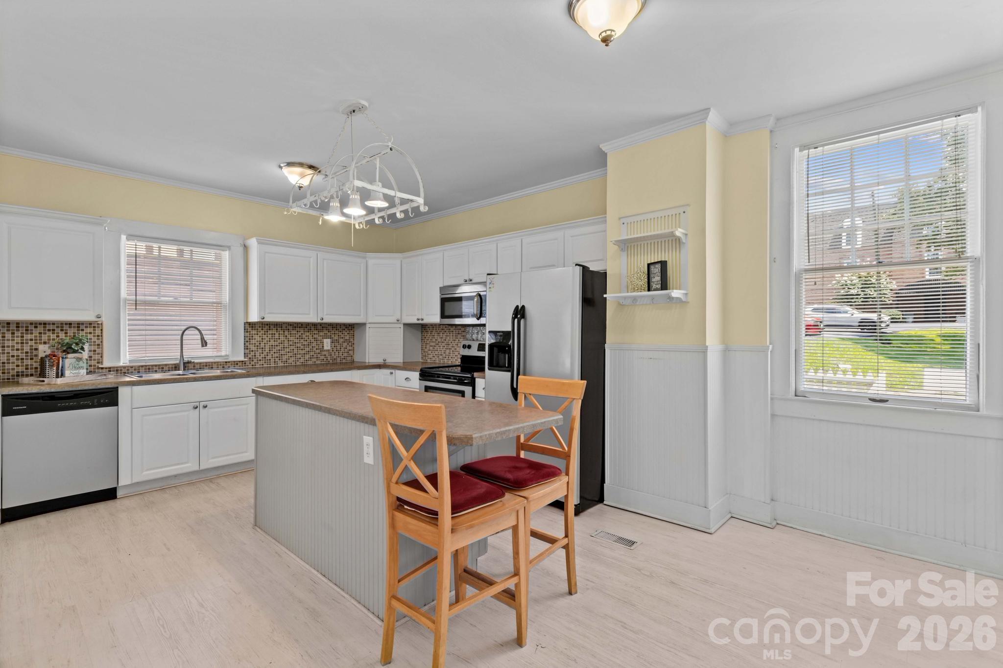 309 N Ellis Street Property Photo 17