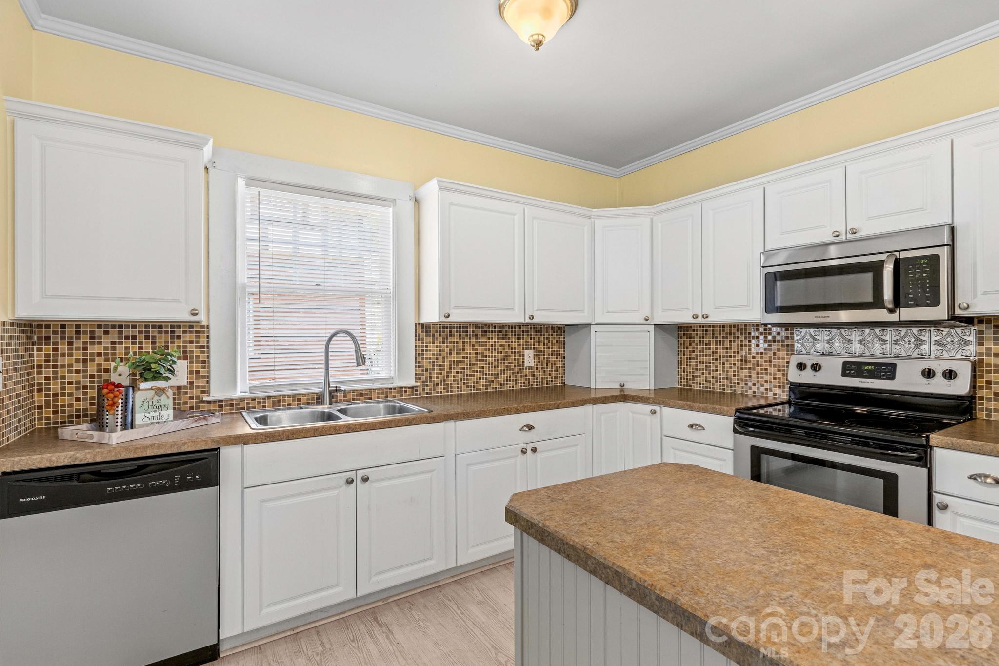 309 N Ellis Street Property Photo 18