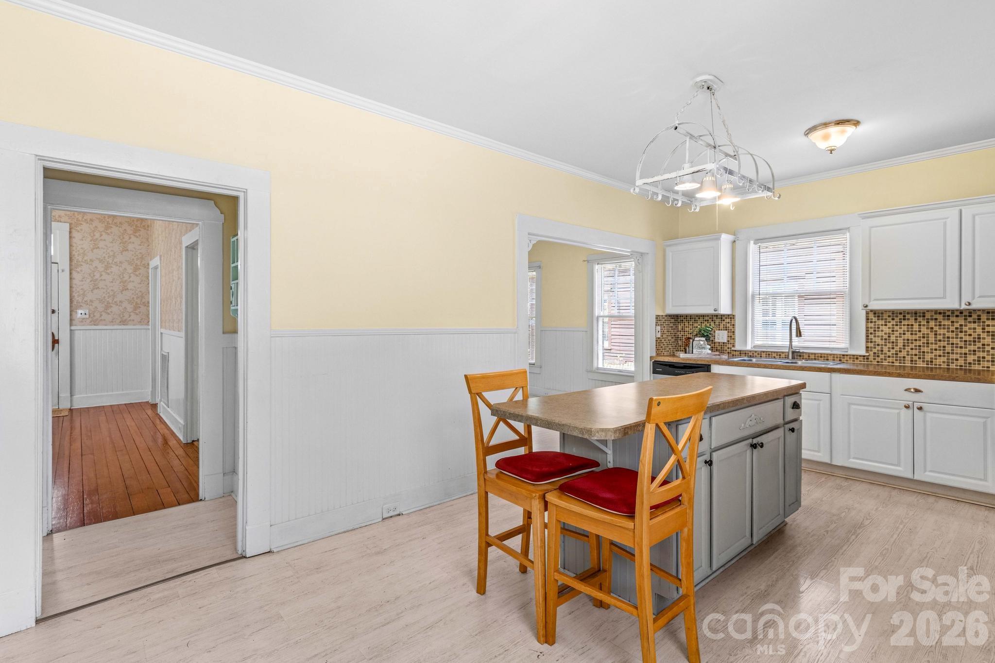 309 N Ellis Street Property Photo 20