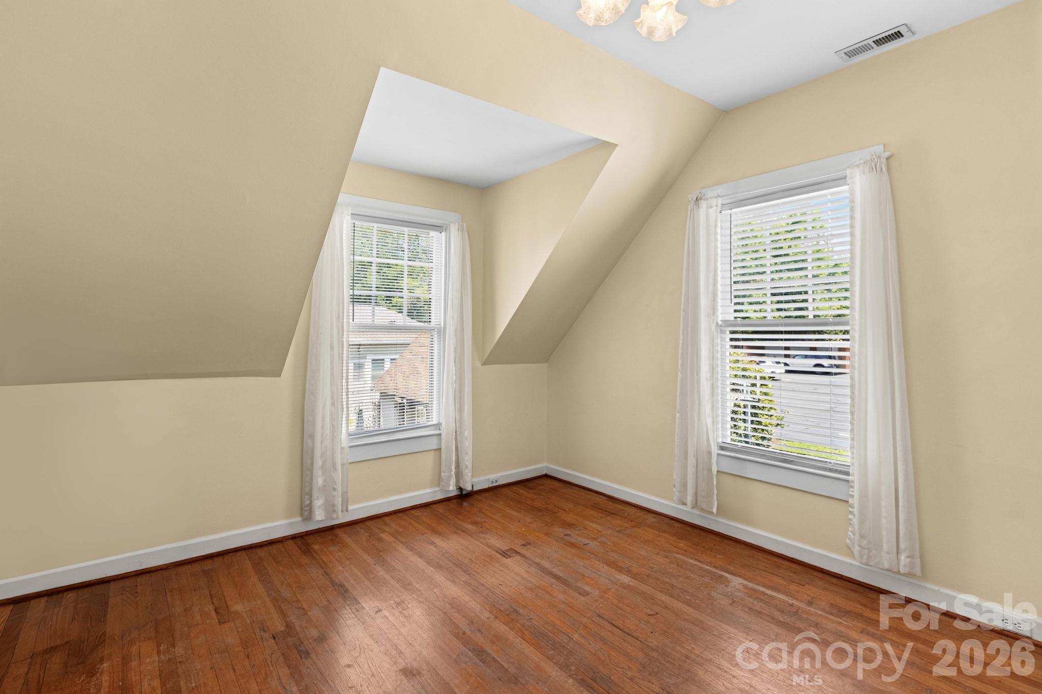 309 N Ellis Street Property Photo 38