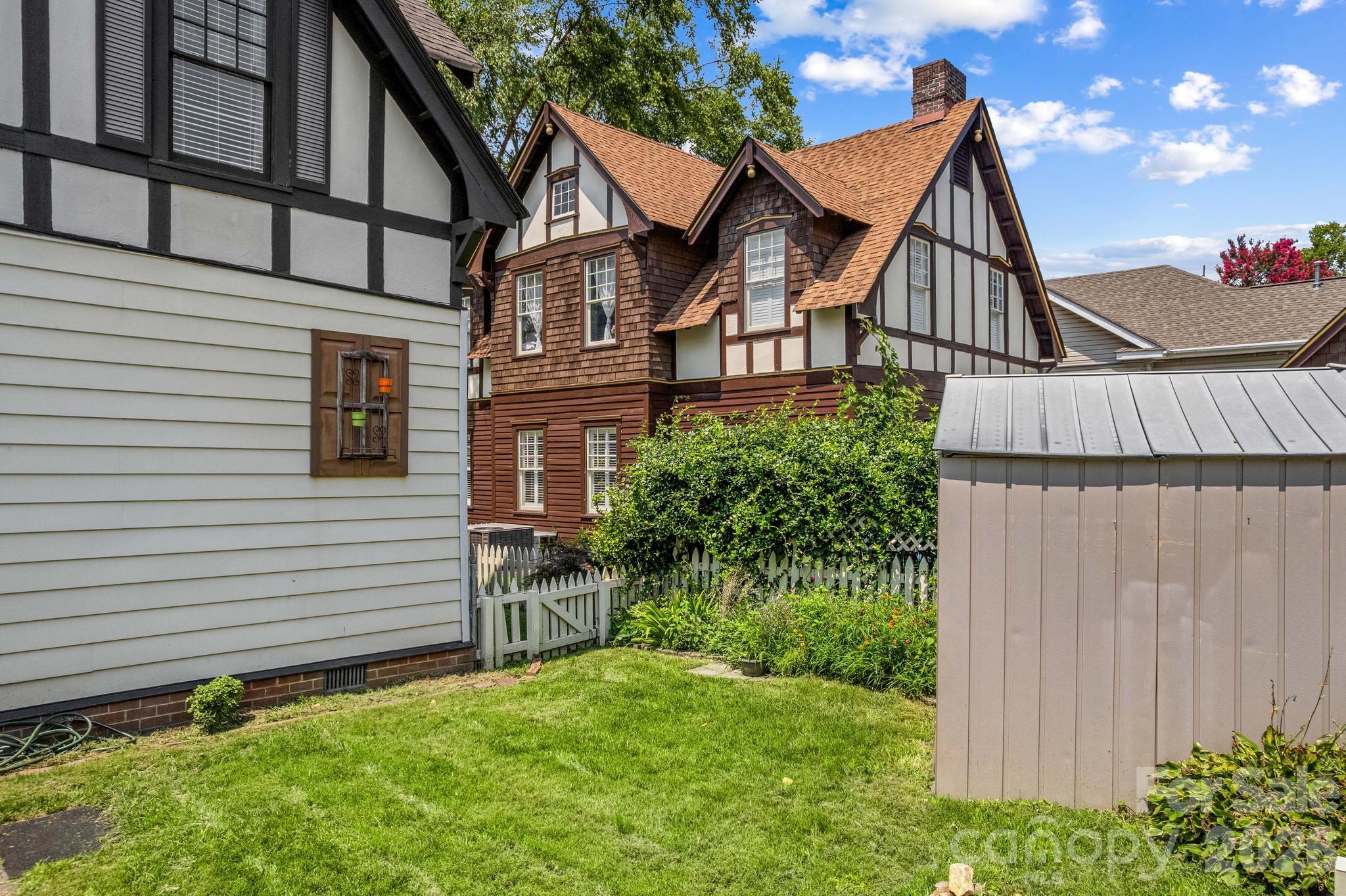 309 N Ellis Street Property Photo 45