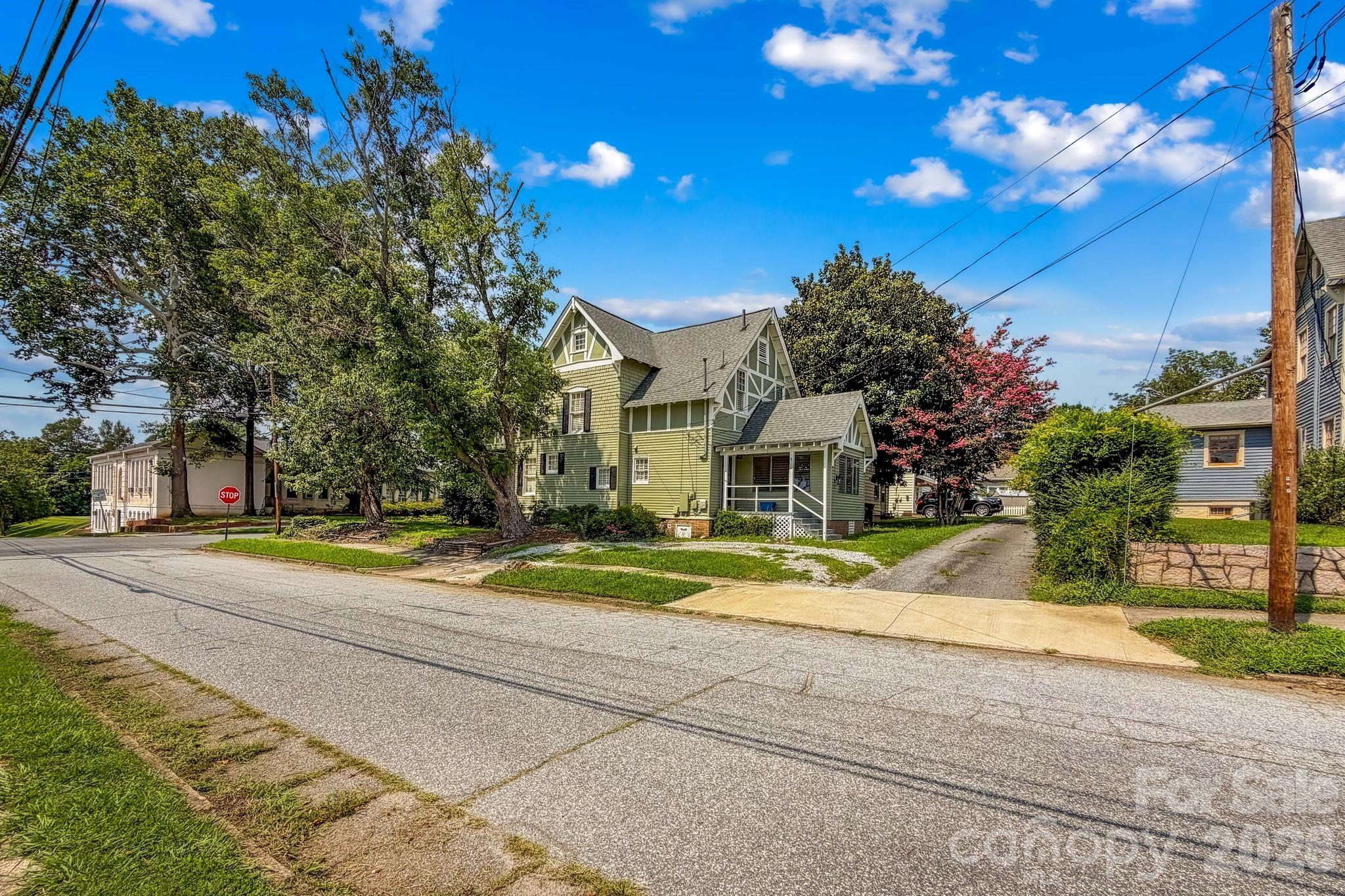 309 N Ellis Street Property Photo 47