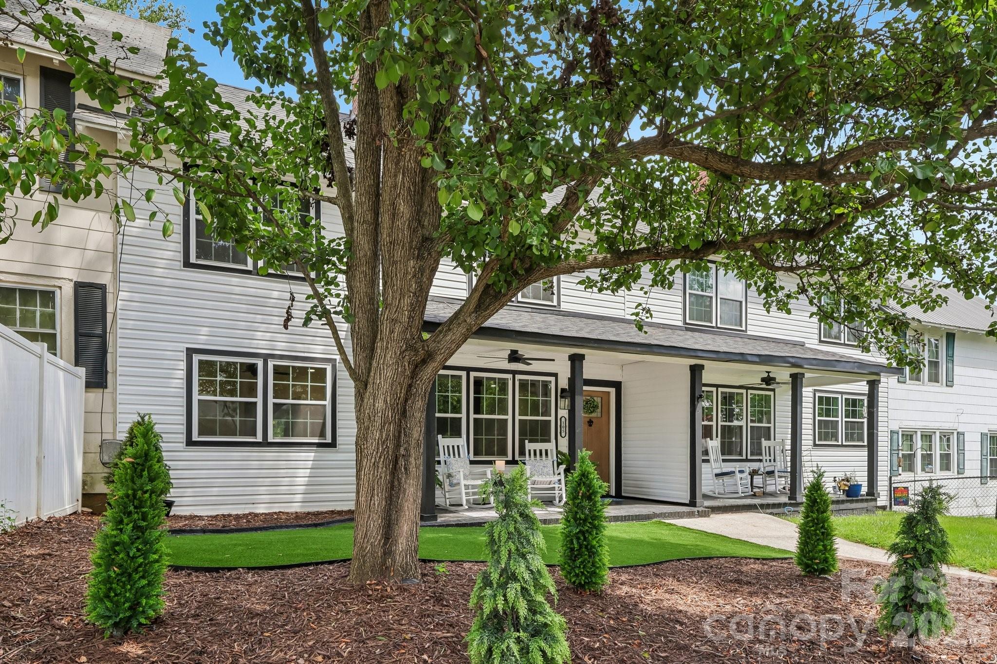105 Maple Street Property Photo 2