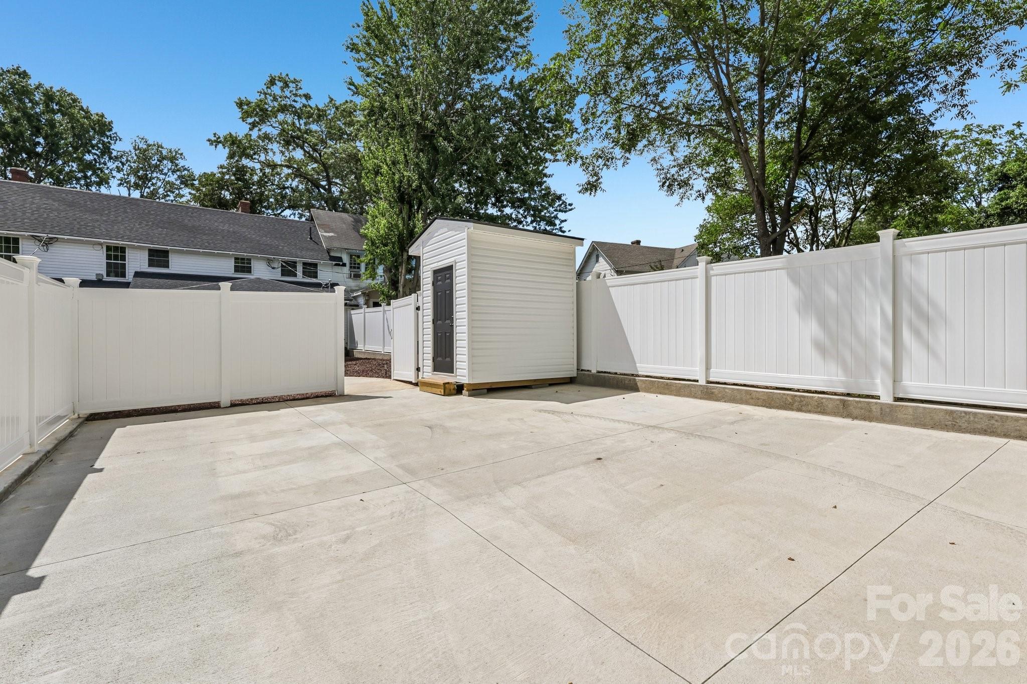 105 Maple Street Property Photo 34
