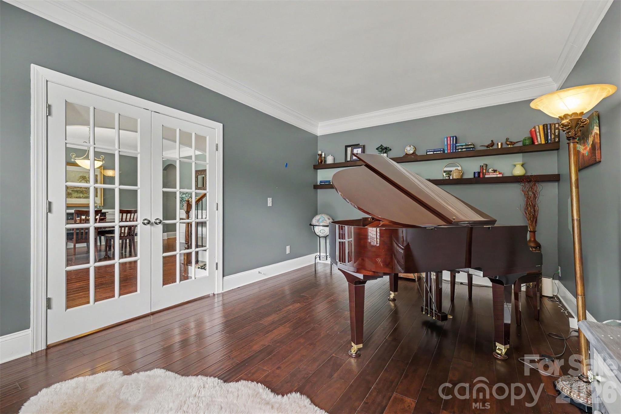 4004 Widgeon Way Property Photo 3