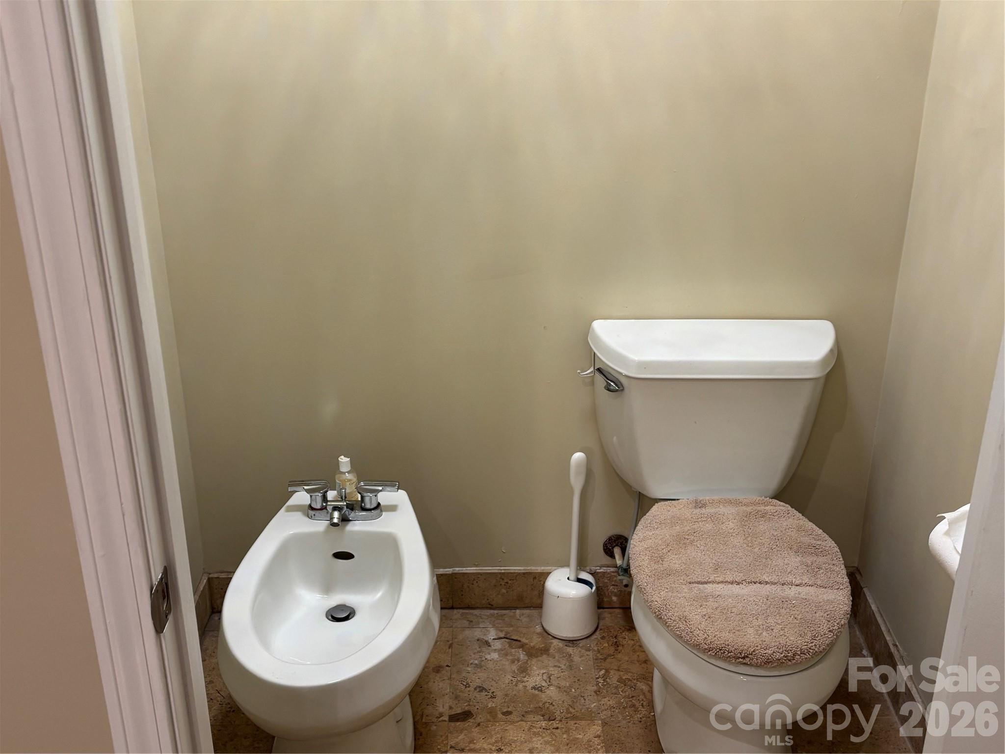412 Brackenbury Lane Property Photo 35