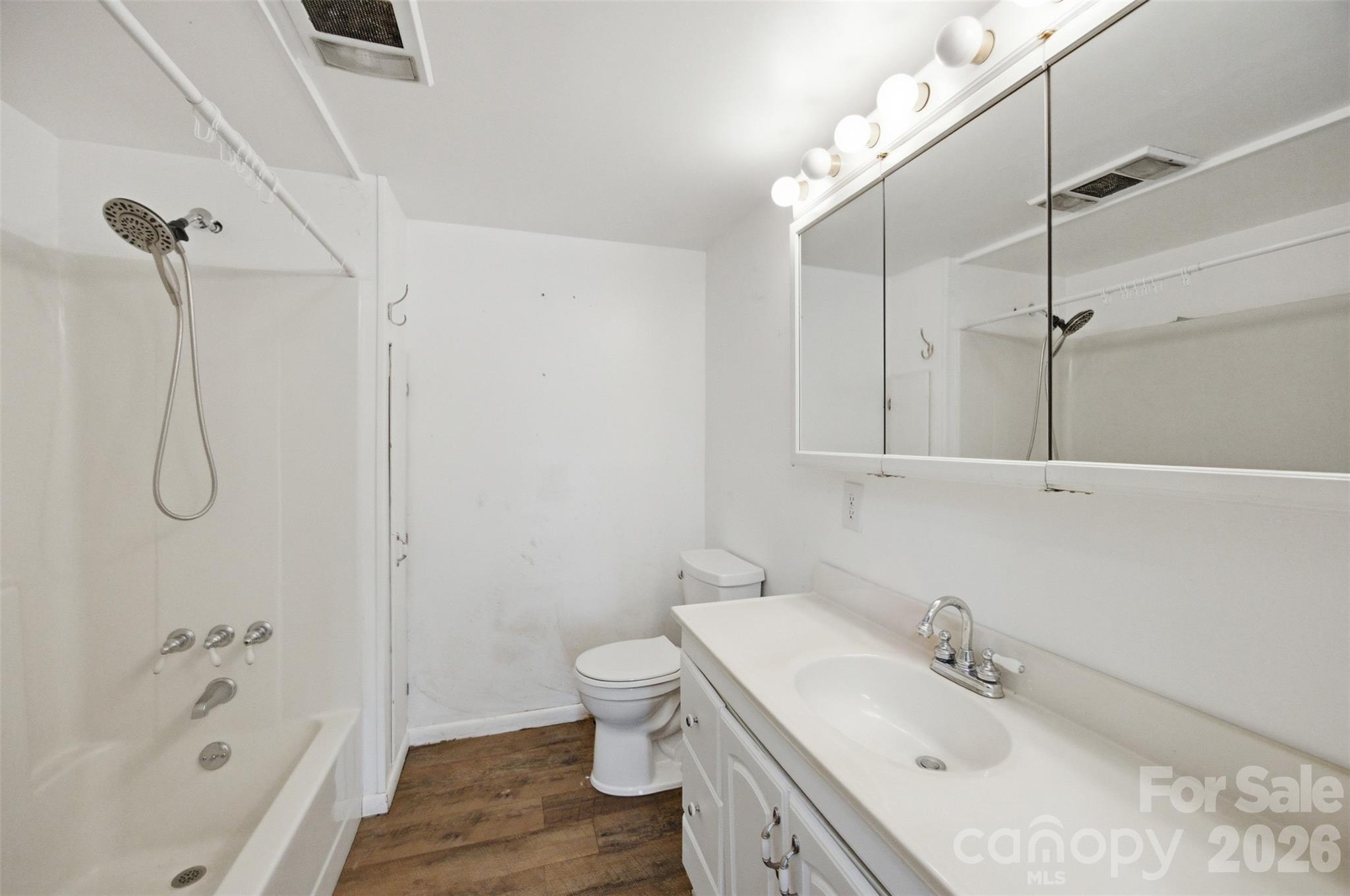 7016 Hyde Street Property Photo 33