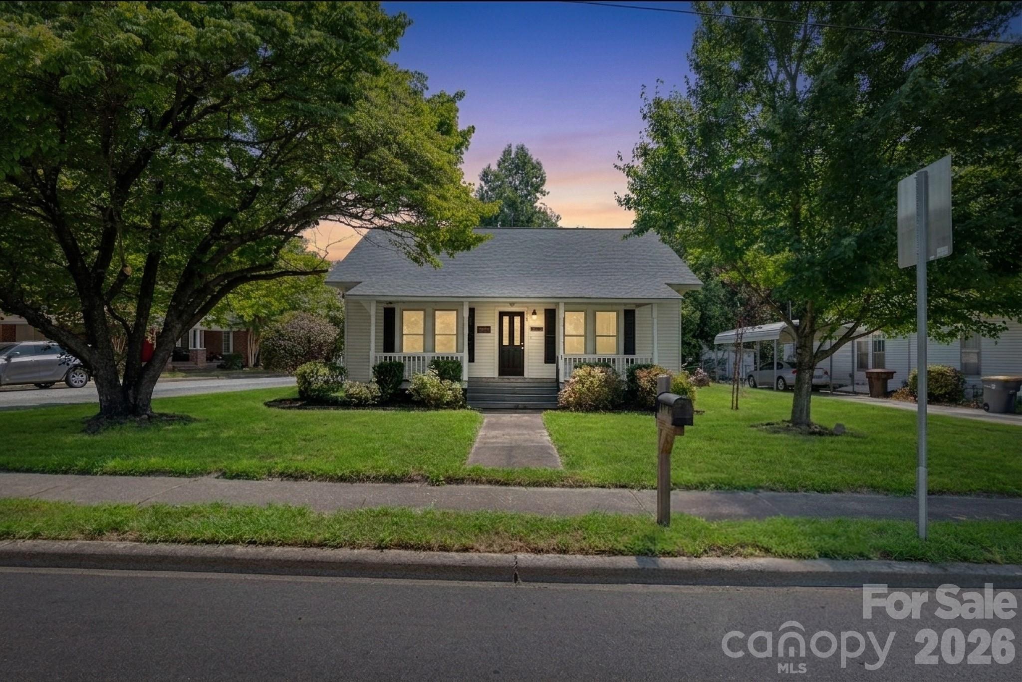 401 S Ridge Avenue Property Photo 2